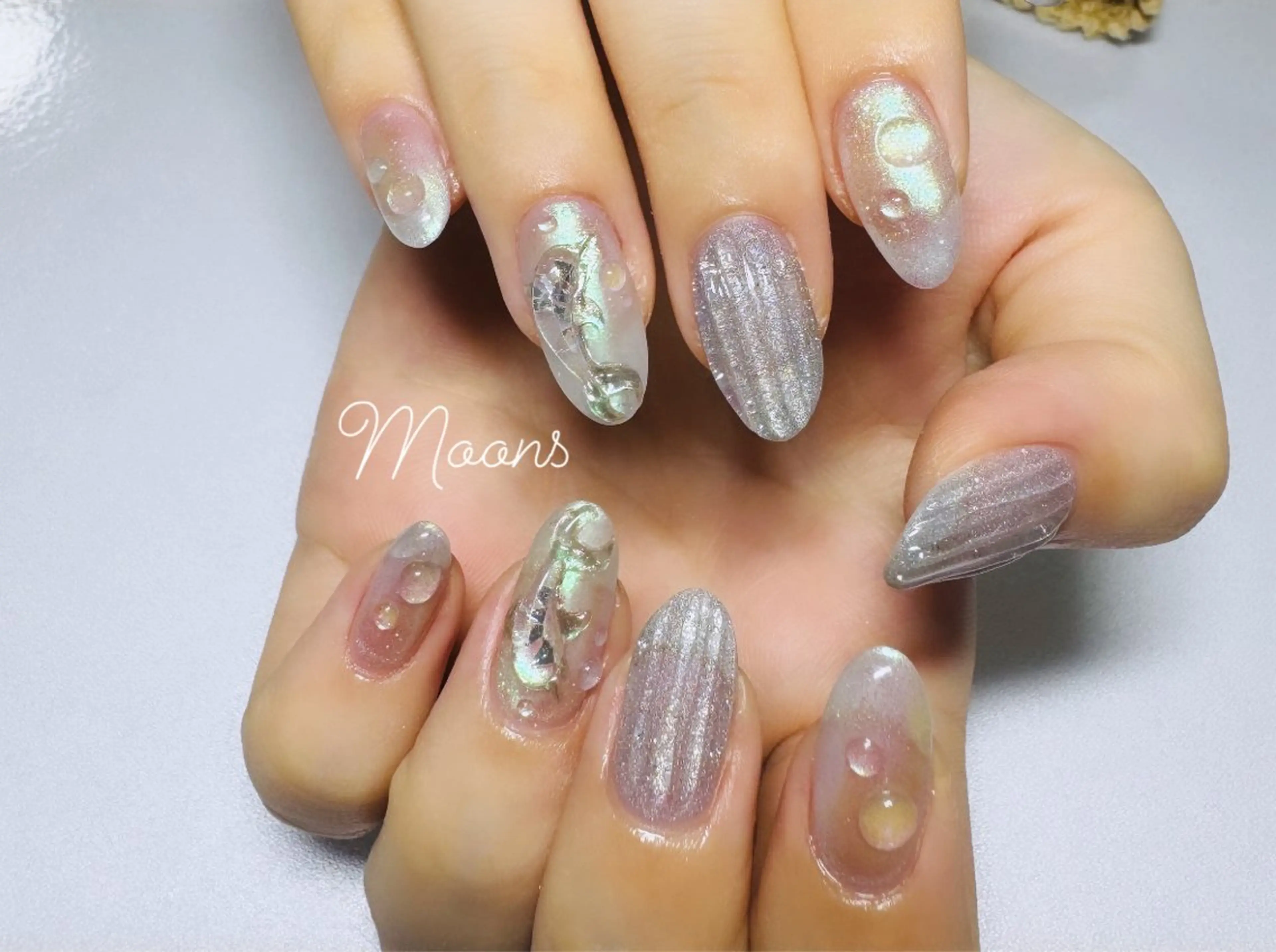 ネイル Moons nail 💅✨のネイルデザイン