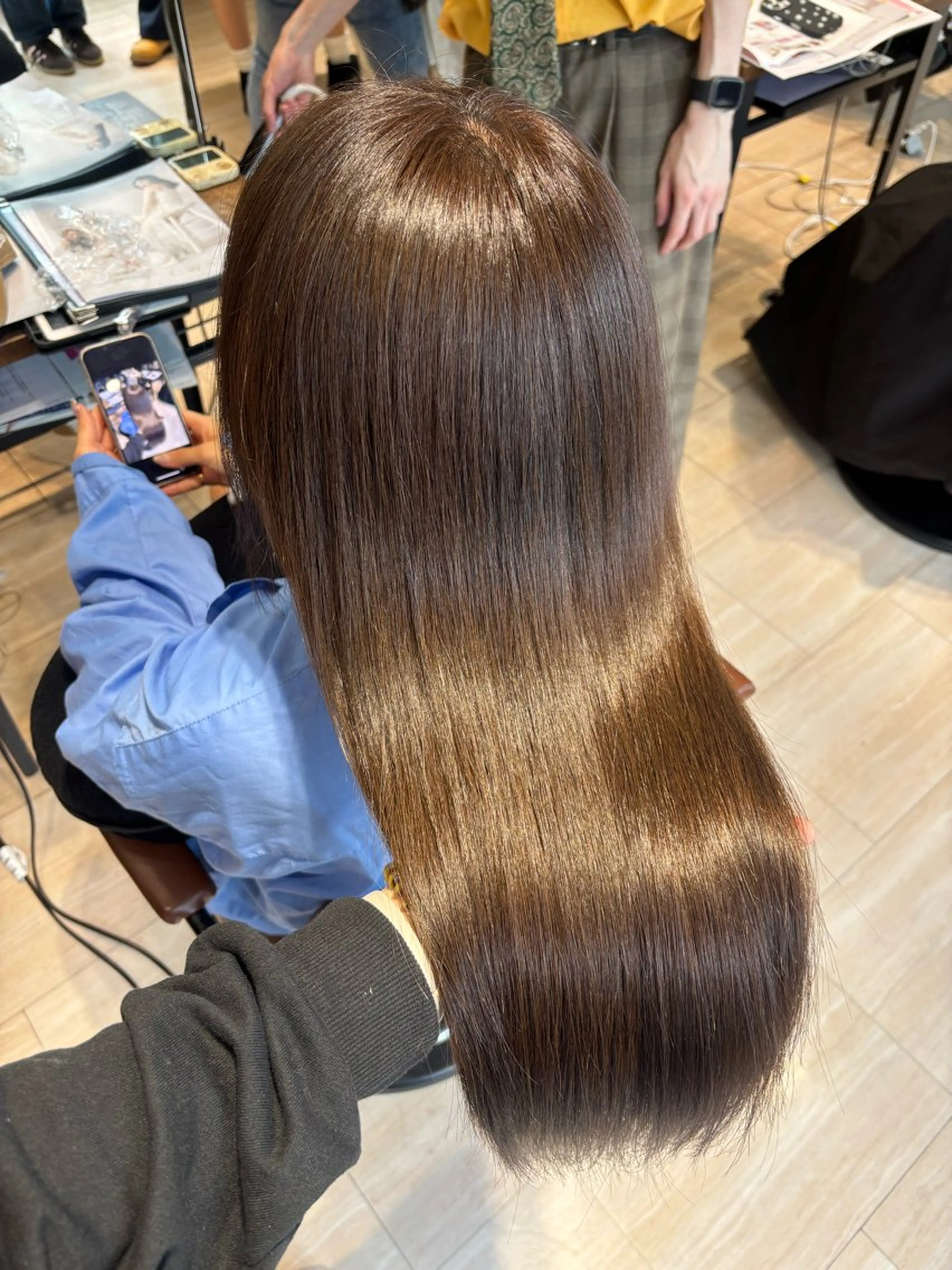 セミロング カラー アッシュ アッシュブラウン ブラウンカラー オレンジ カット ヘアカラー トリートメント 穂積 未優のヘアスタイル