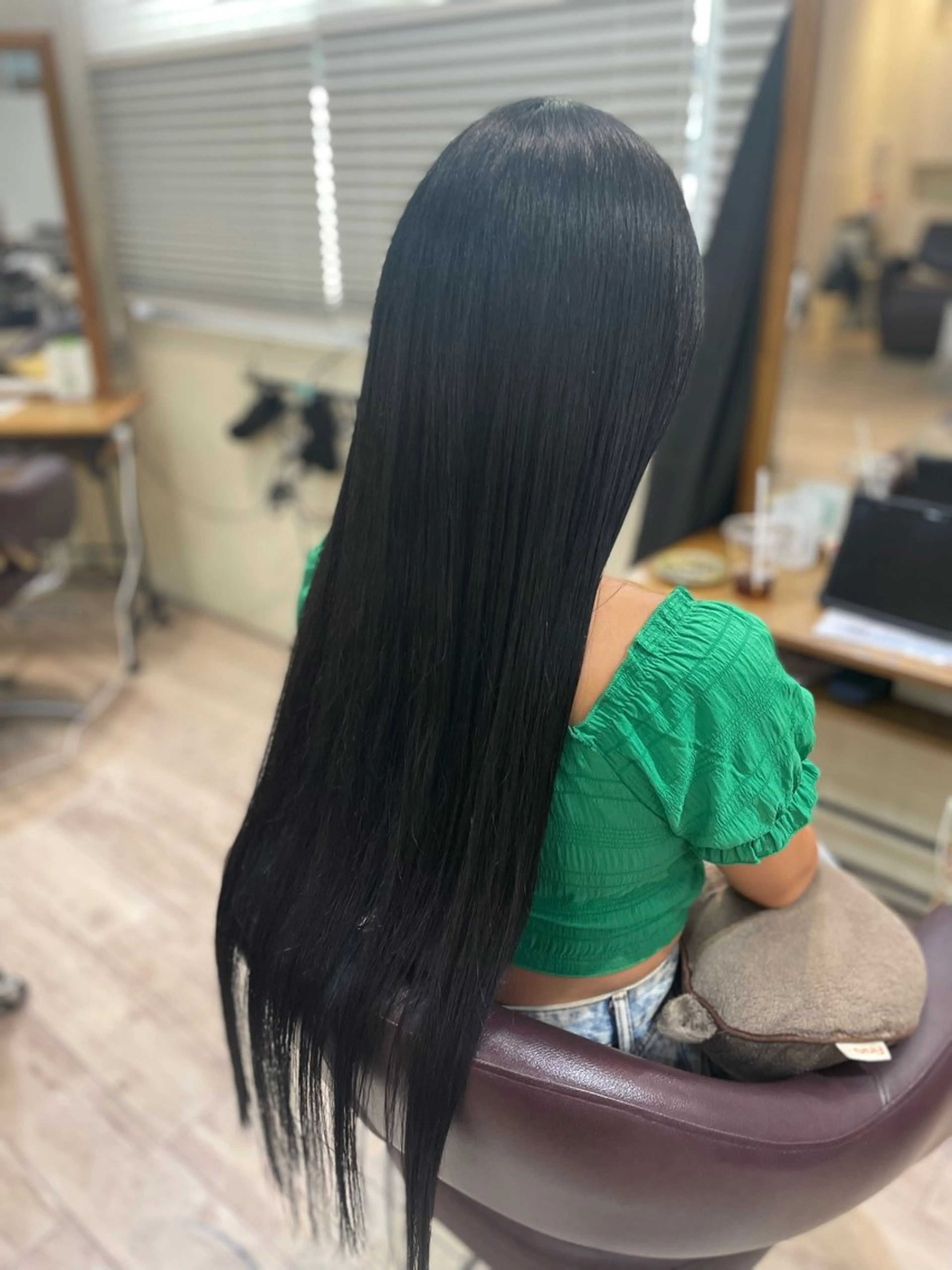 ロング 茅野 あゆ美のヘアスタイル