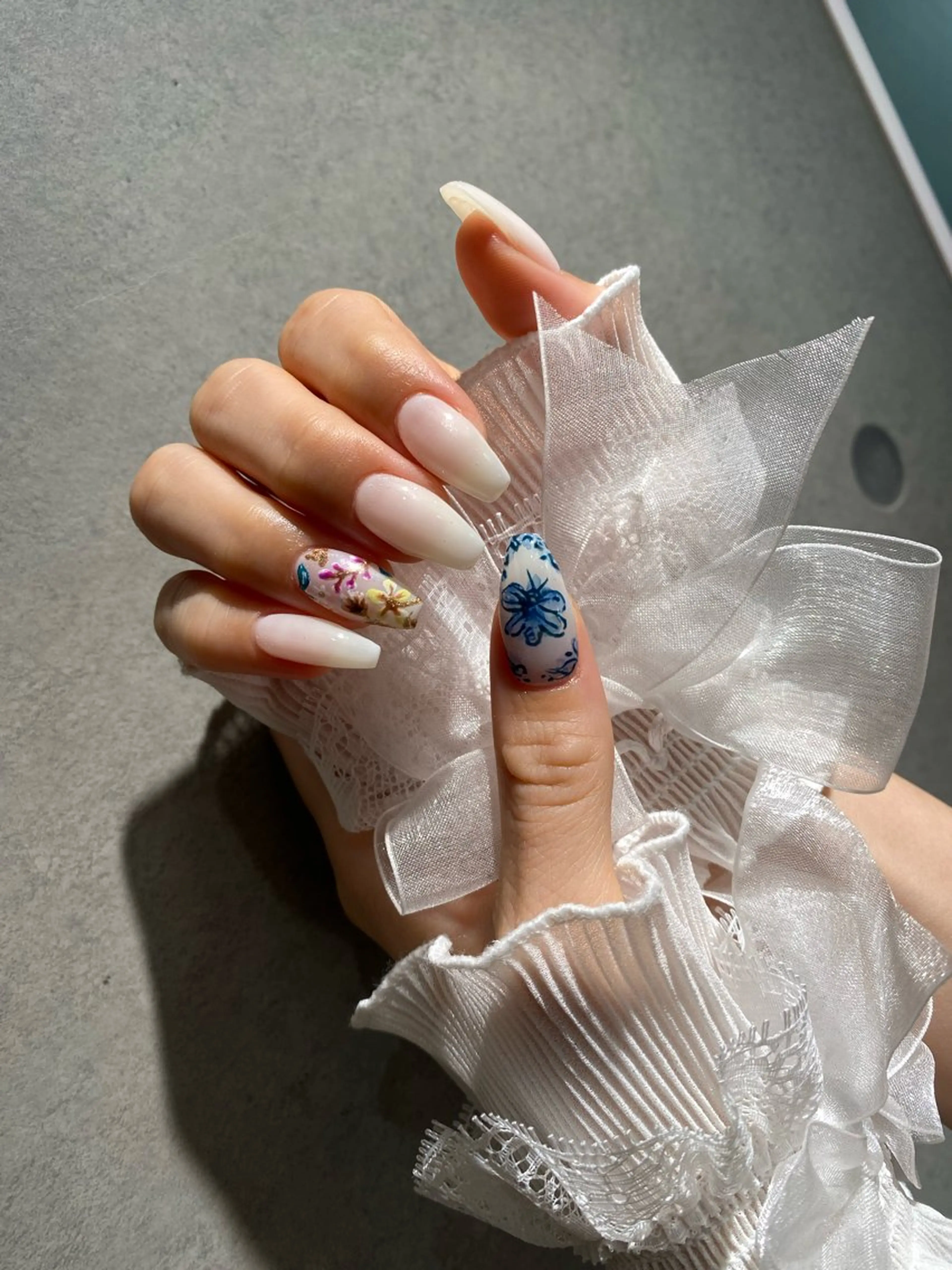 ネイル I-nailロング /ワンホン/キラキラのネイルデザイン