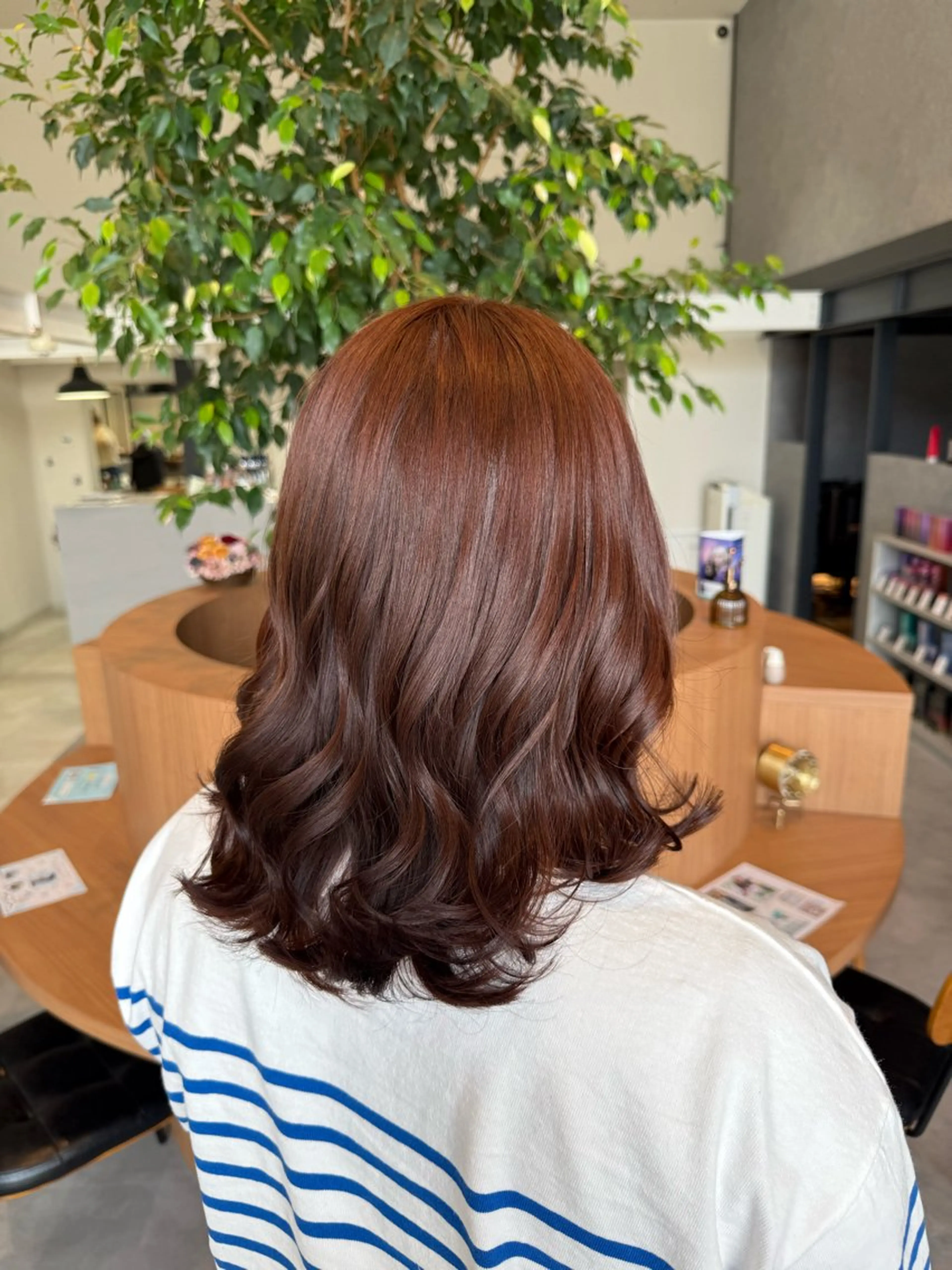 セミロング カラー パーマ オレンジ ピンクカラー カット ヘアカラー トリートメント ayaka |トレンドヘアのヘアスタイル