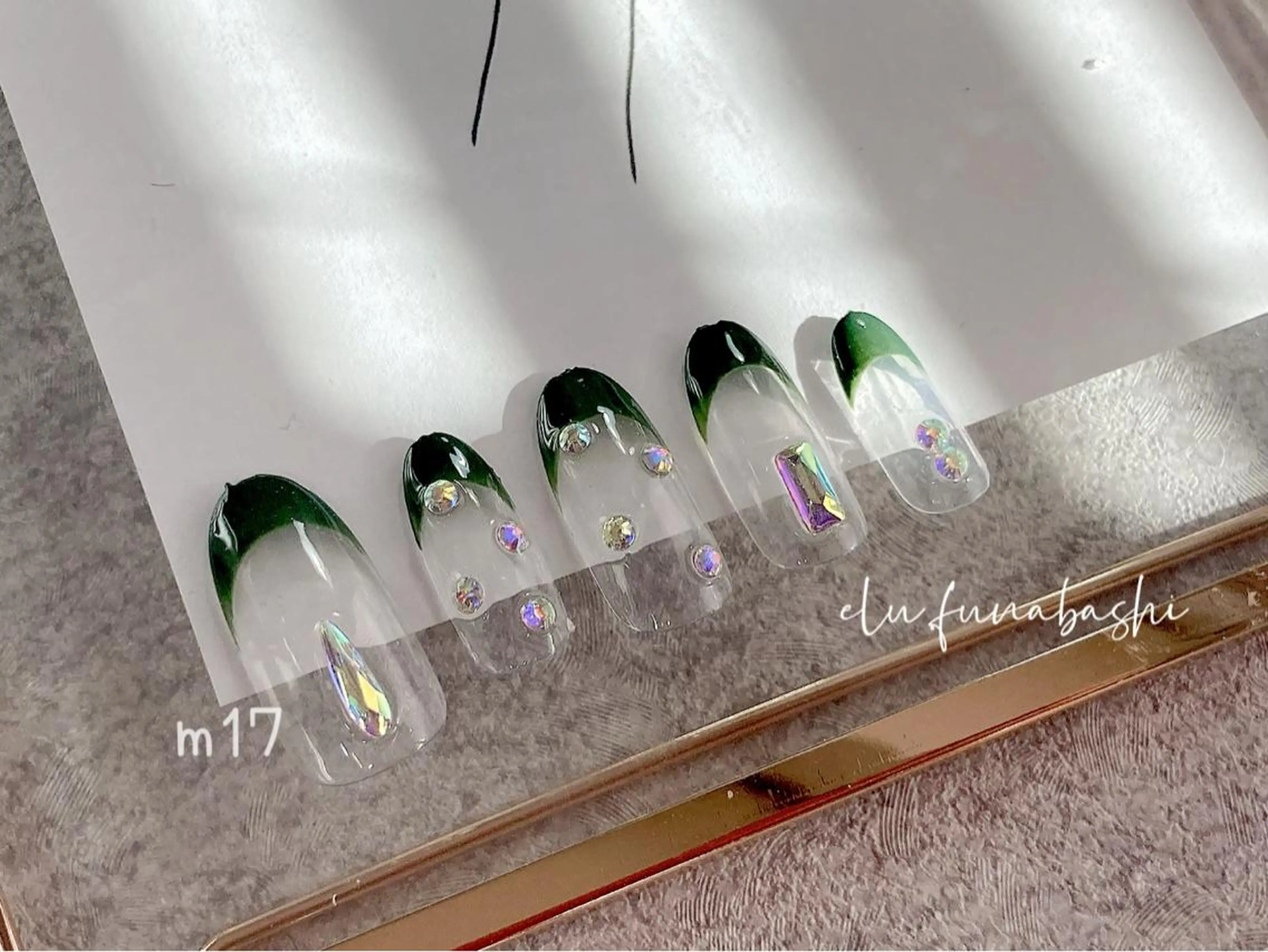 ネイル elu ：nail＆eyeのネイルデザイン