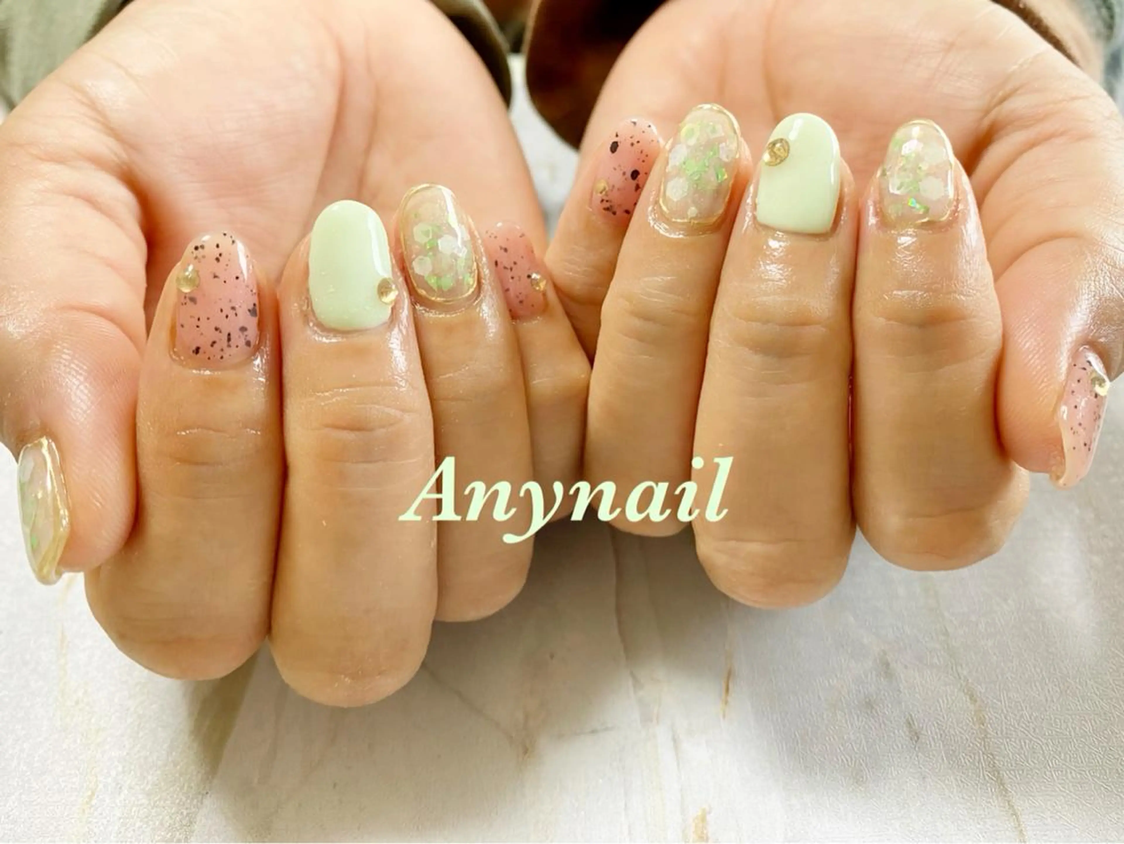 ネイル アートネイル ブルー イースター 入学式 ホログラムネイル ハンドネイル 岩澤 恵子のネイルデザイン