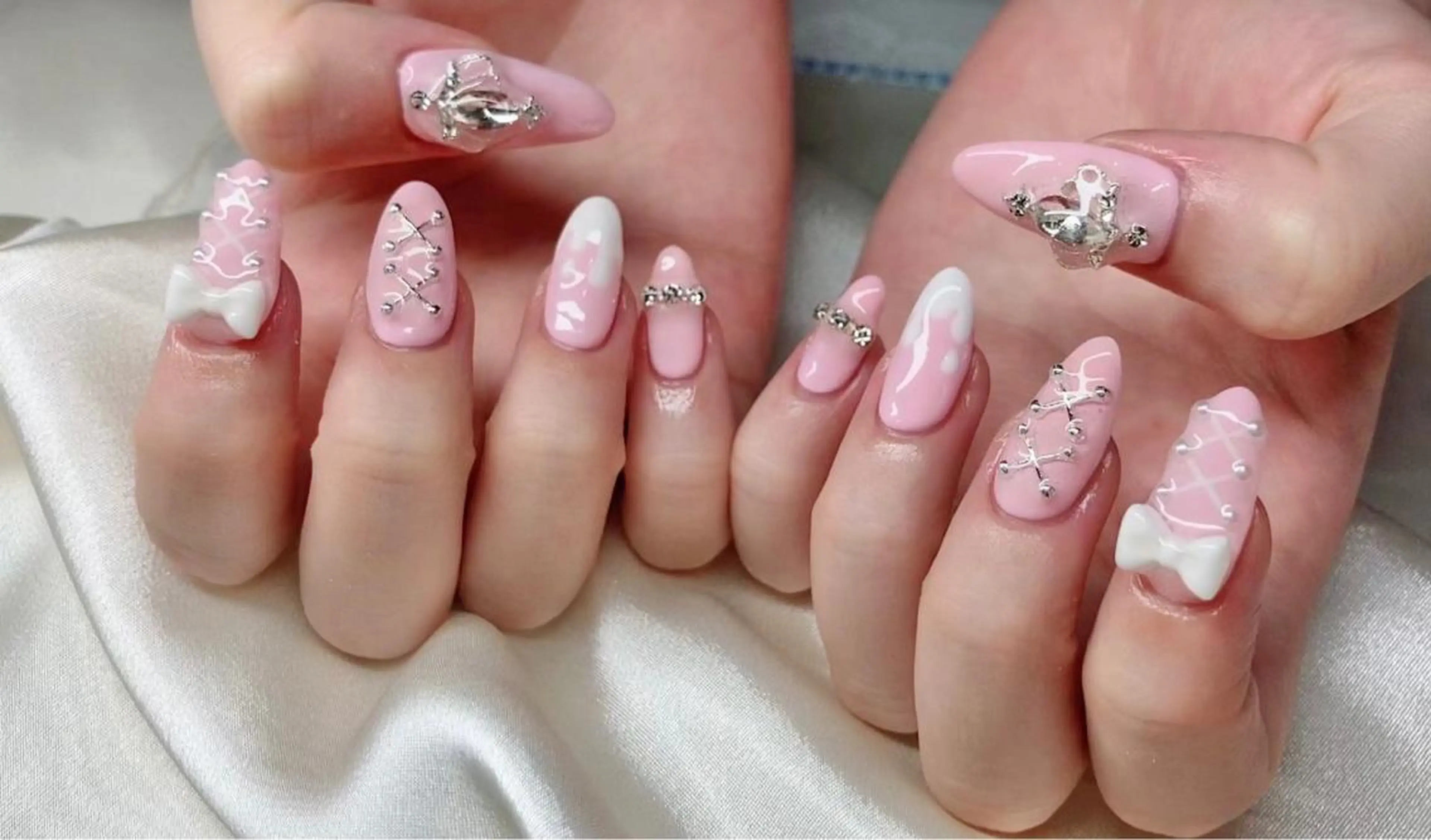 ネイル マツエク・マツパ アイブロウ 眉カラー 韓国風マツエク パリジェンヌラッシュリフト まつげパーマ ワンホンマツエク ハンドネイル Nail&eye Belire 新宿のネイルデザイン