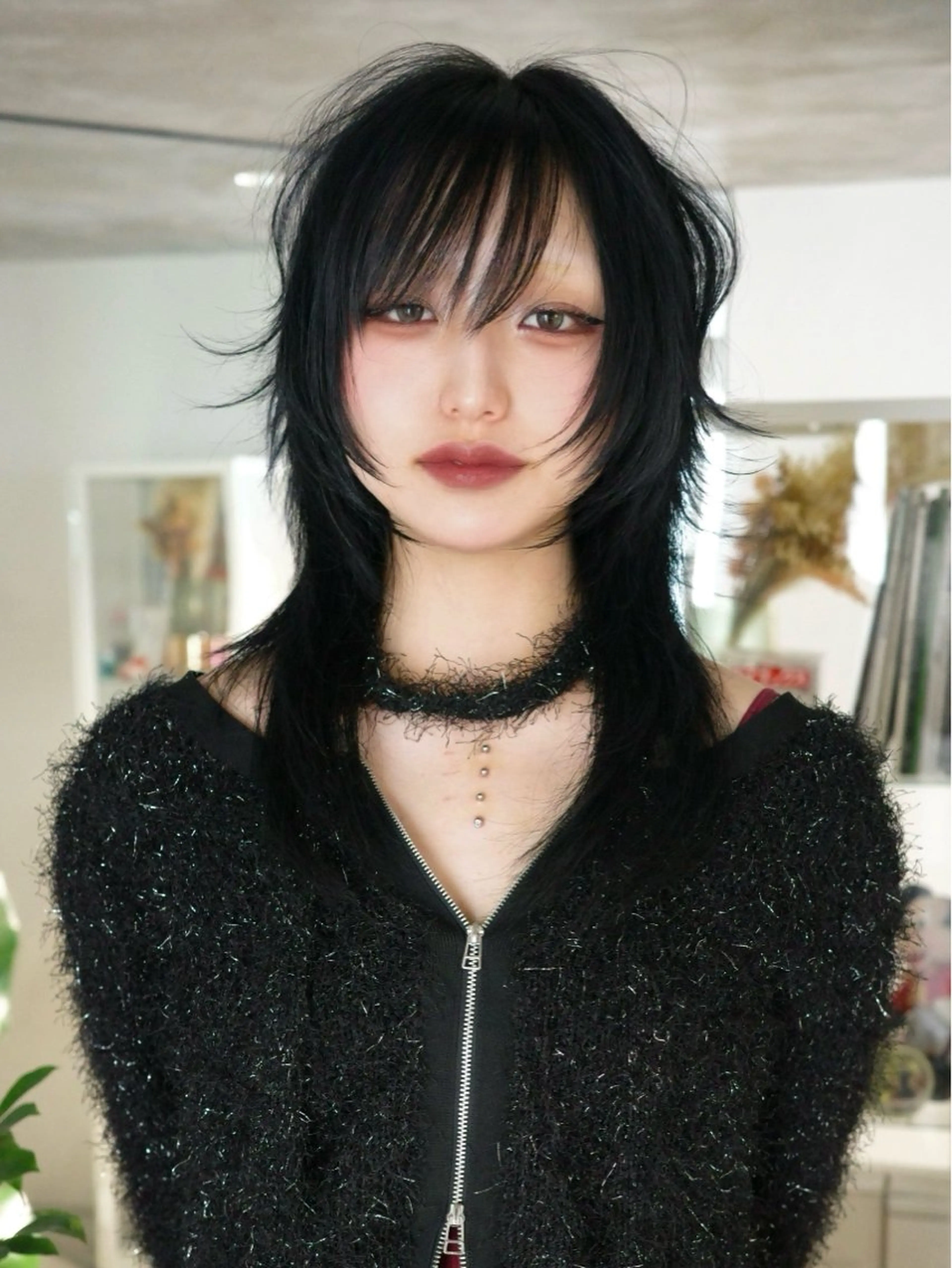 ロング カラー カット イツク ⚡️ ルーツ/ハイトーンのヘアスタイル