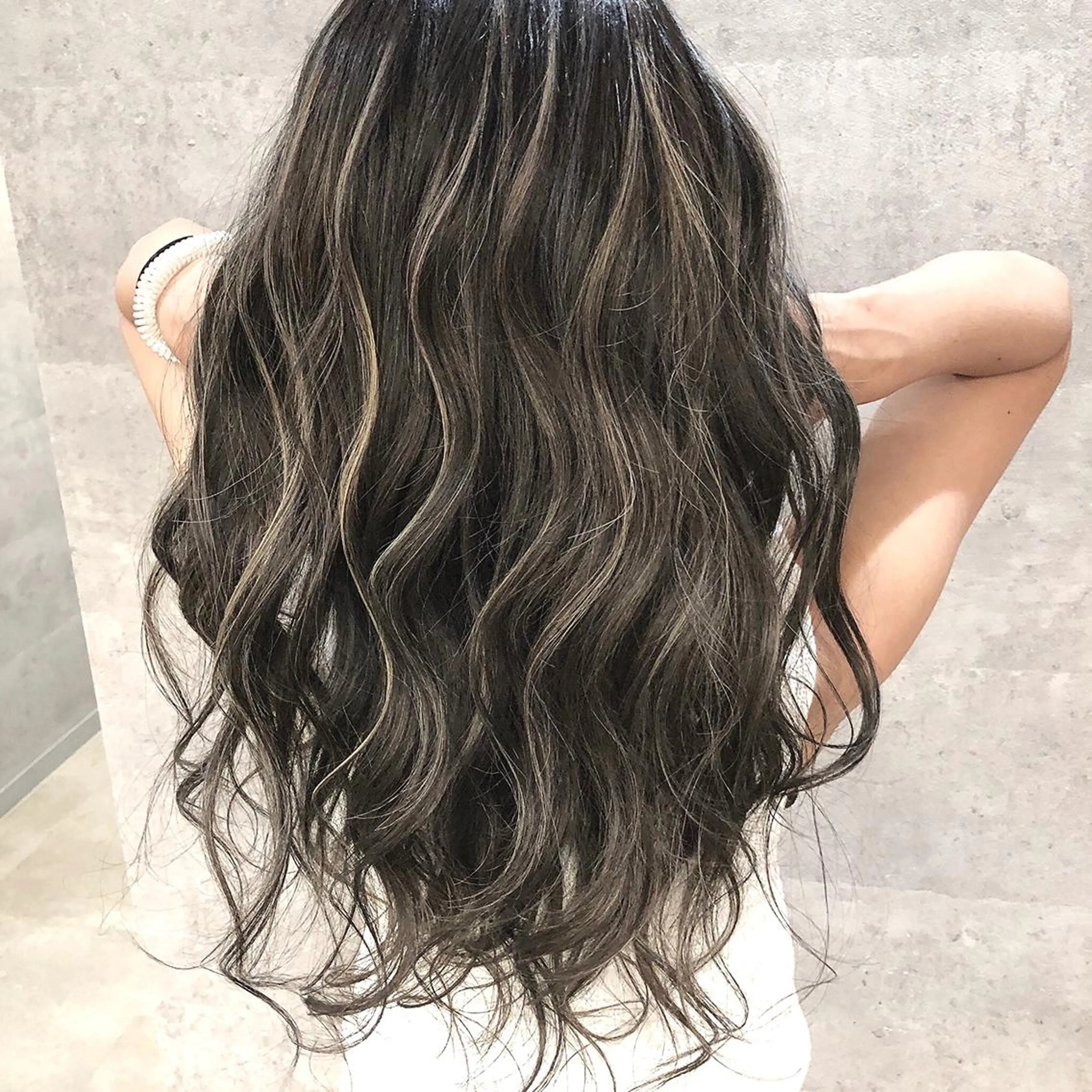 ロング カラー ハイライトカラー ハイライト ✨MiL✨ ✨心斎橋✨のヘアスタイル