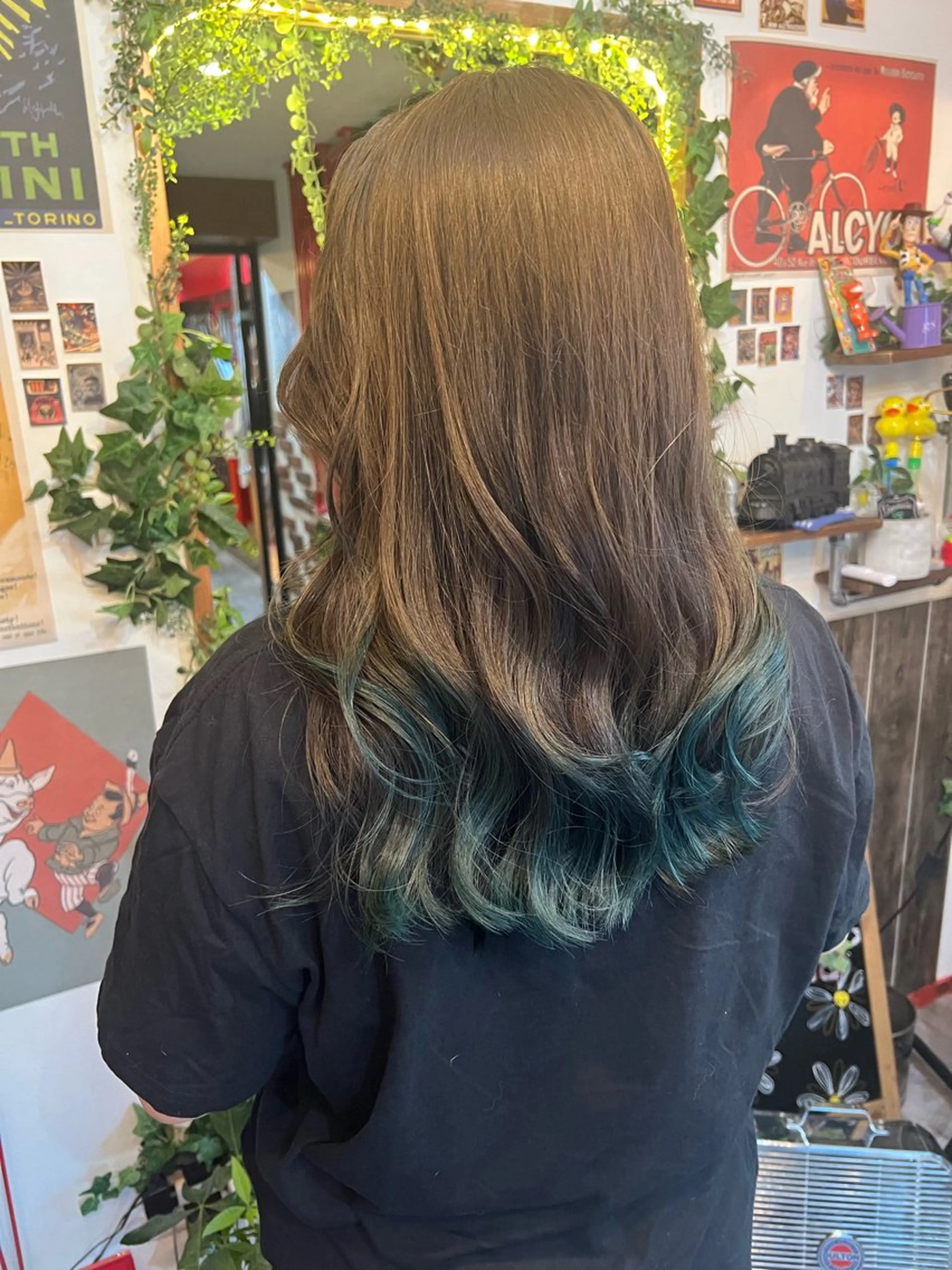 セミロング カラー グラデーションカラー ヘアカラー カラーパティシエ facce🌼ikoのヘアスタイル