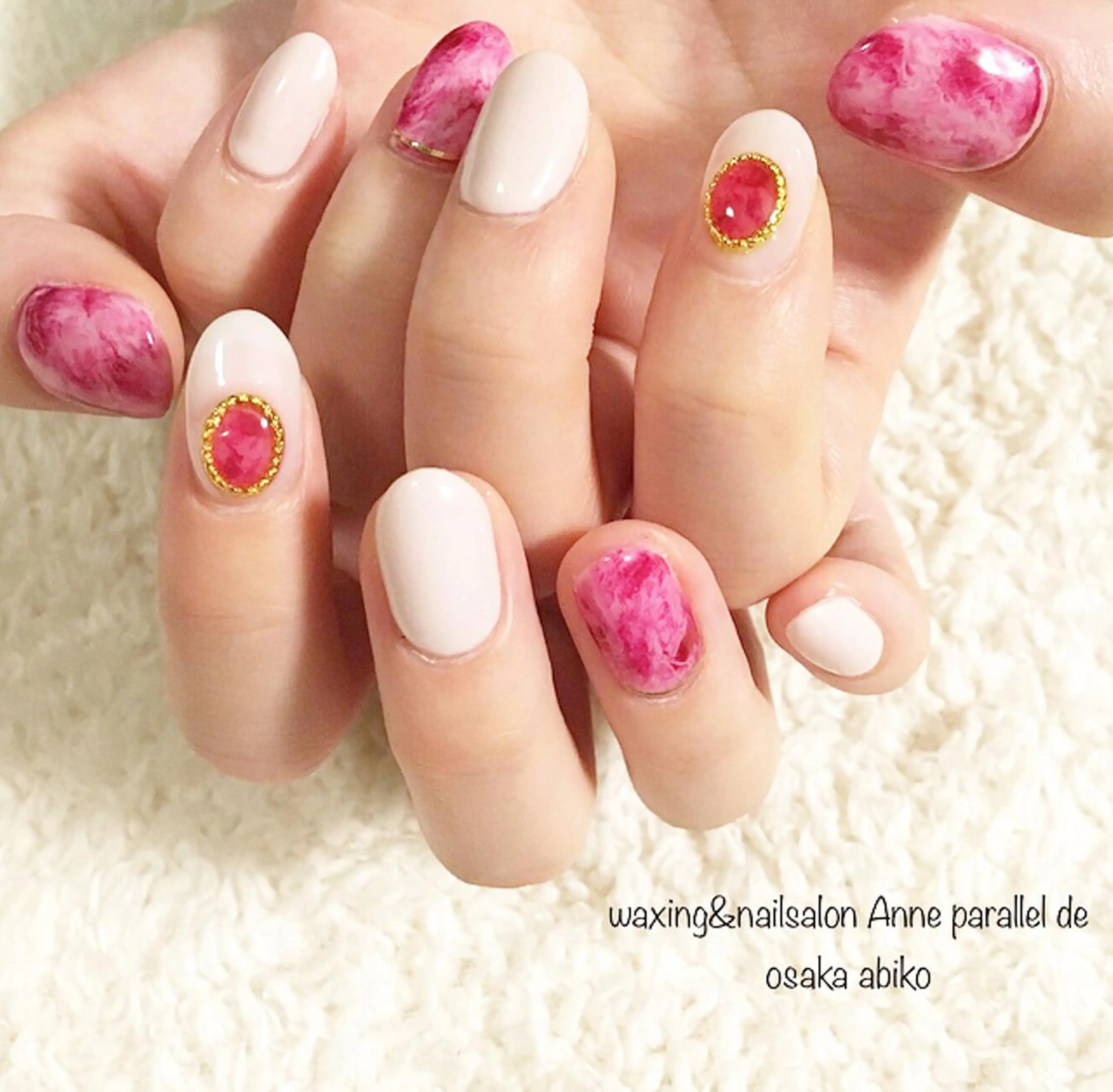 ネイル ホワイト 中村 翠のネイルデザイン