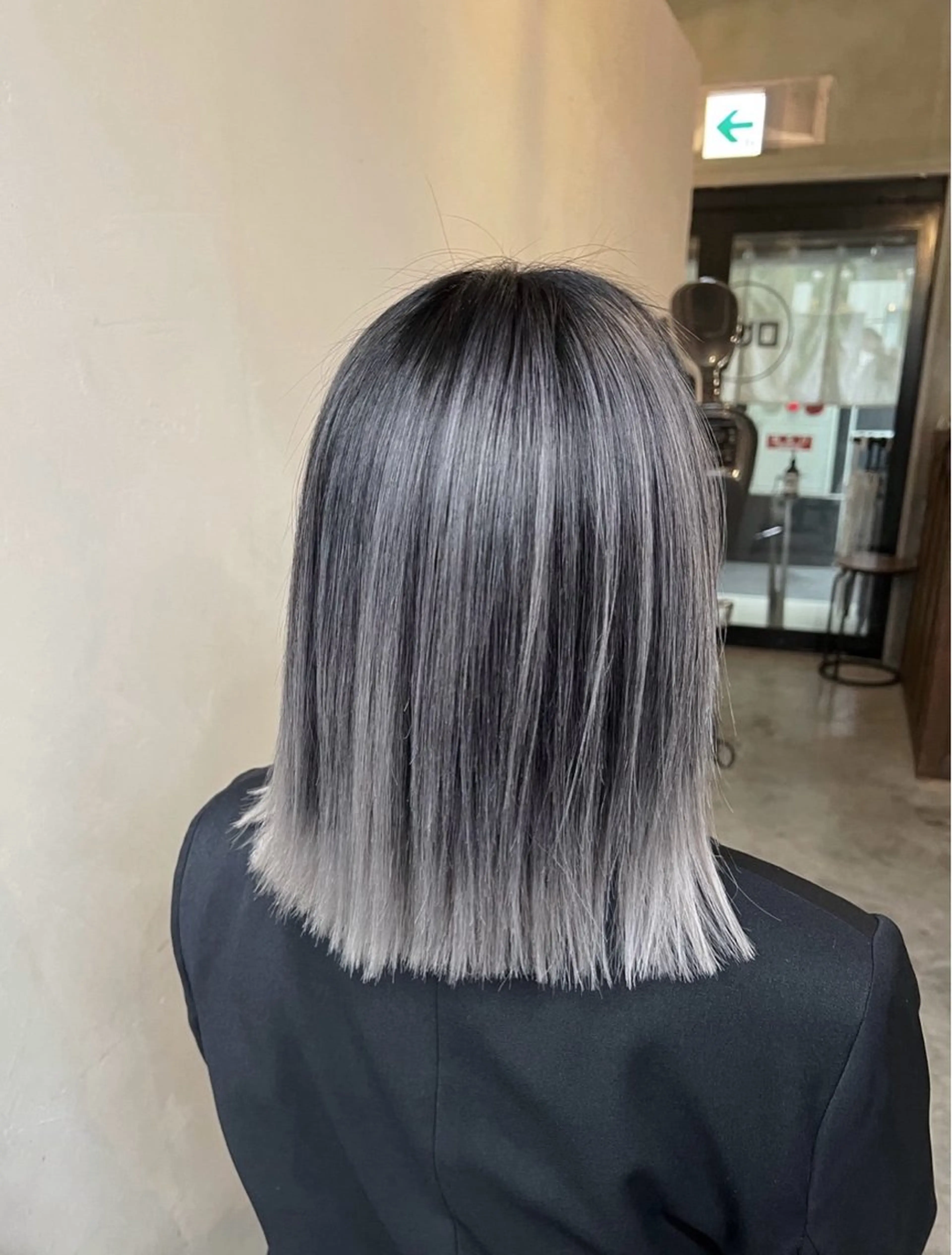 ショート カラー バレイヤージュ シルバー ホワイトシルバー レイヤーカット カット ヘアカラー トリートメント 指名数No.1 /NAOYAのヘアスタイル