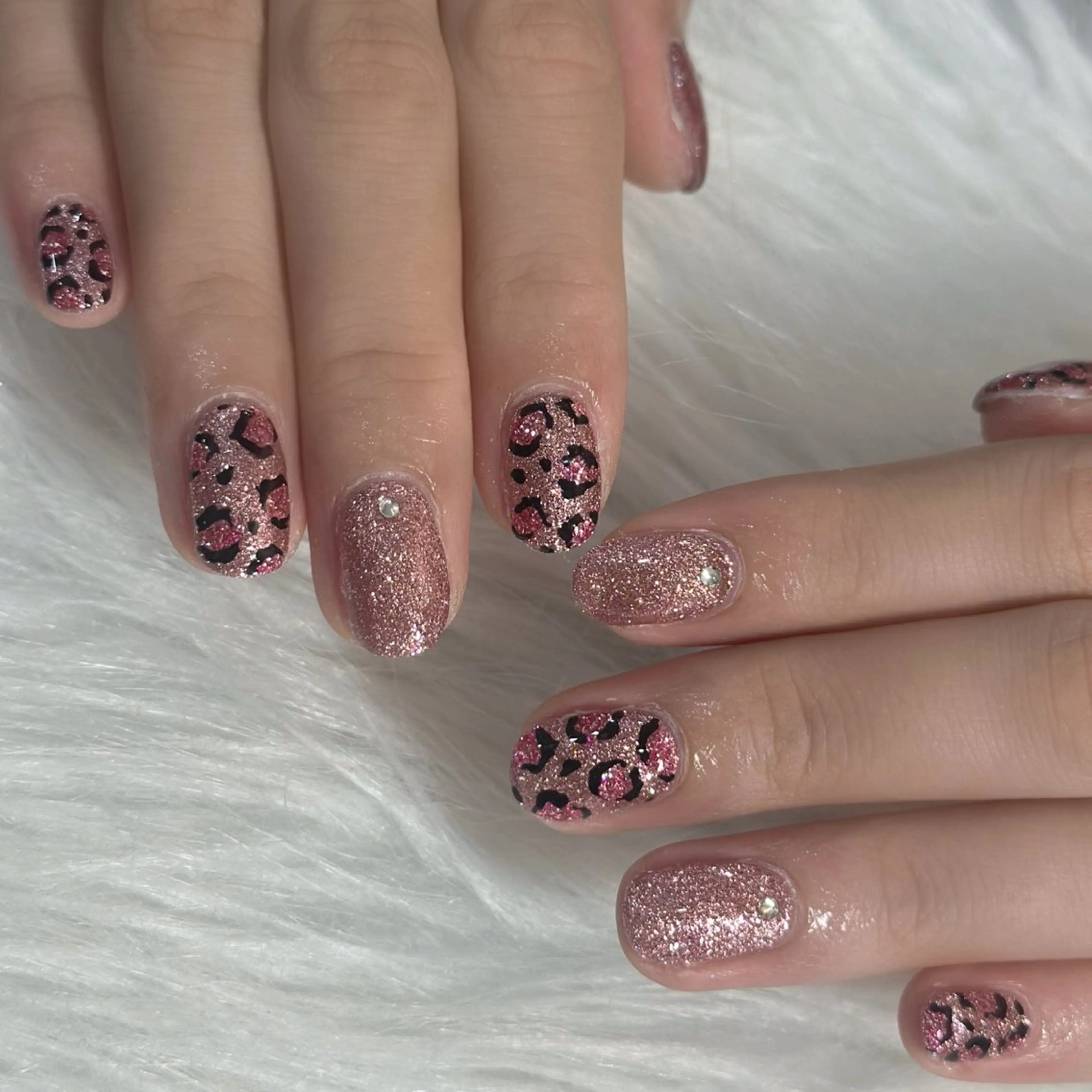ネイル ハンドネイル フットネイル LAVISH nanamiのネイルデザイン
