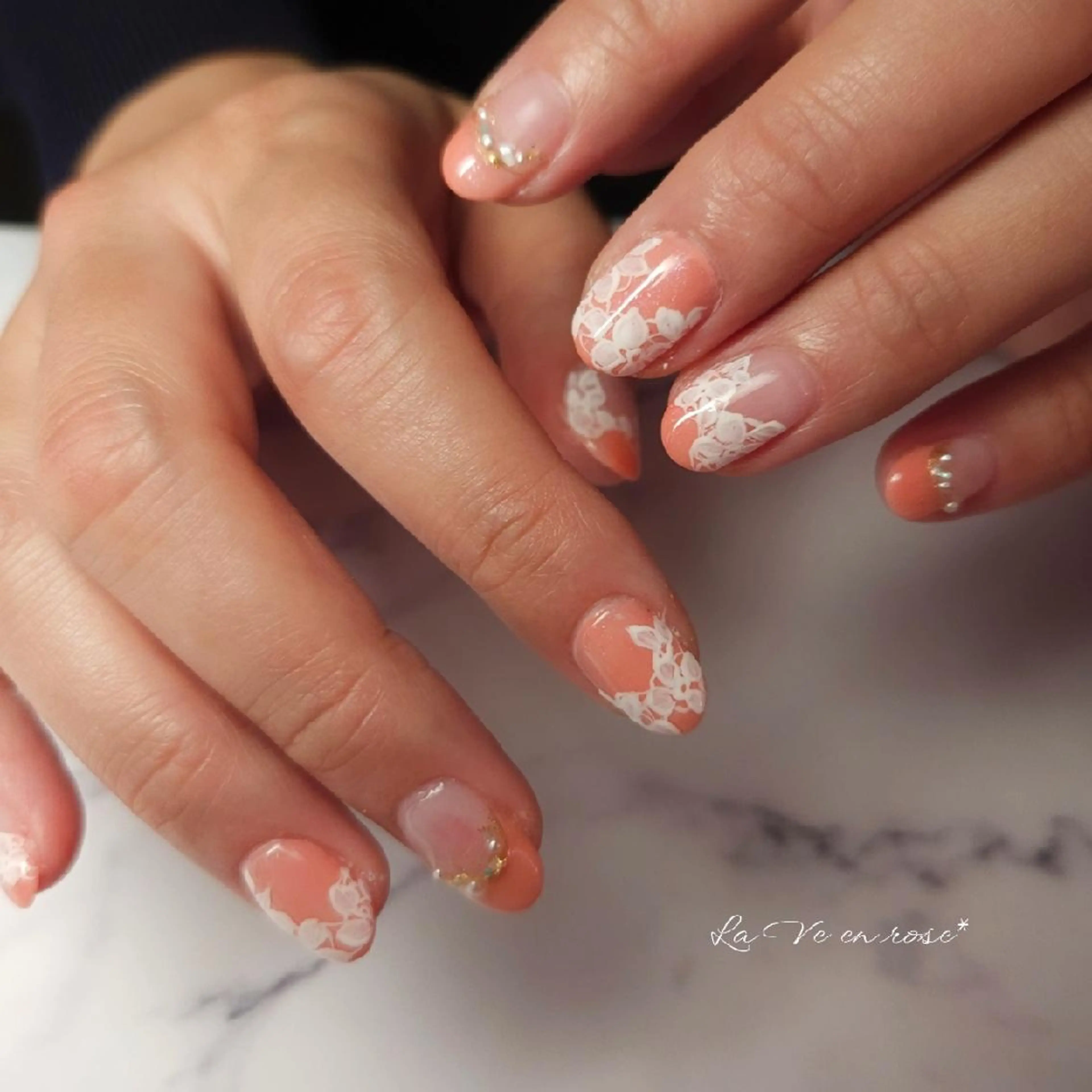 ネイル レース ラヴィアン ローズのネイルデザイン