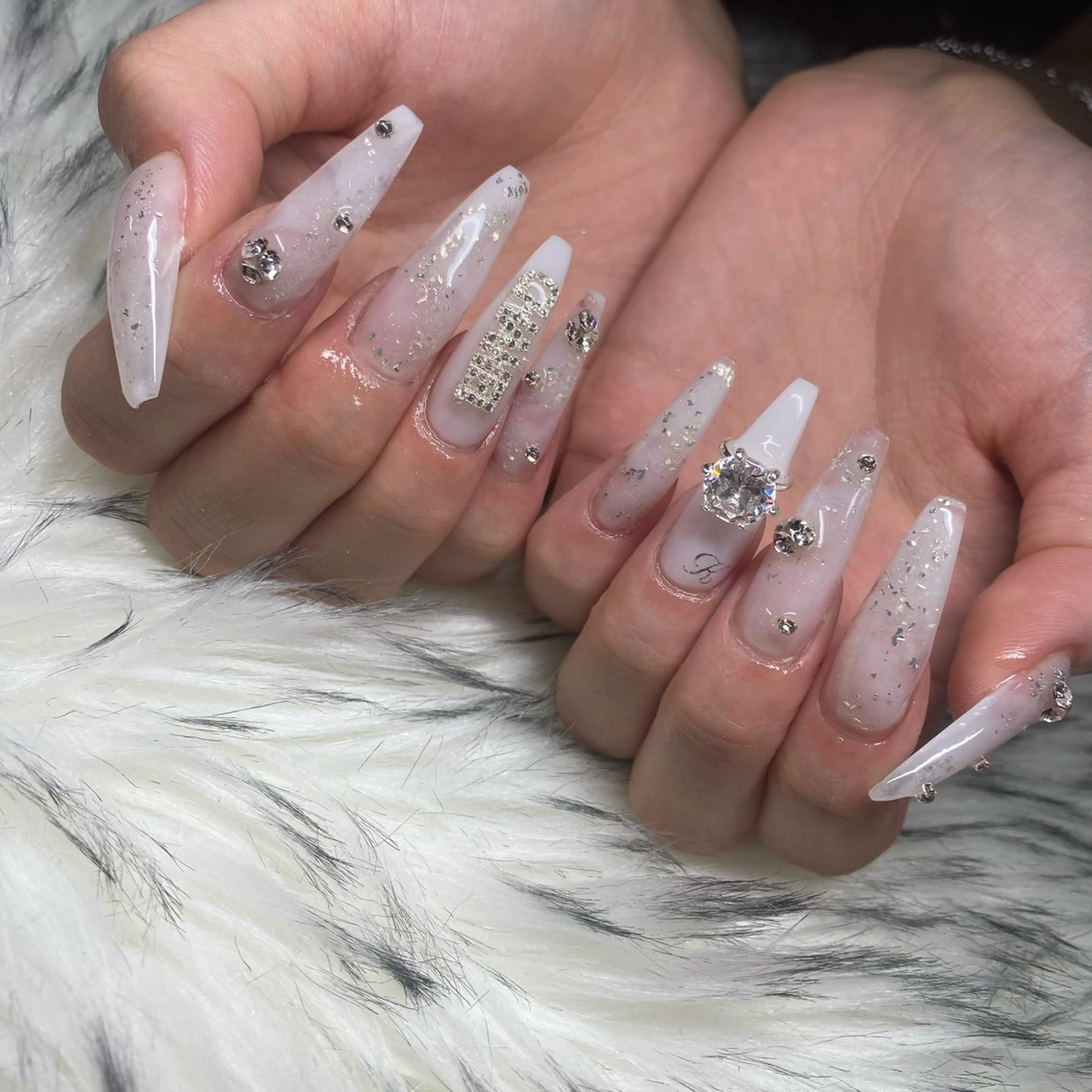 ネイル ハンドネイル la vie Luire ｱｽｶのネイルデザイン