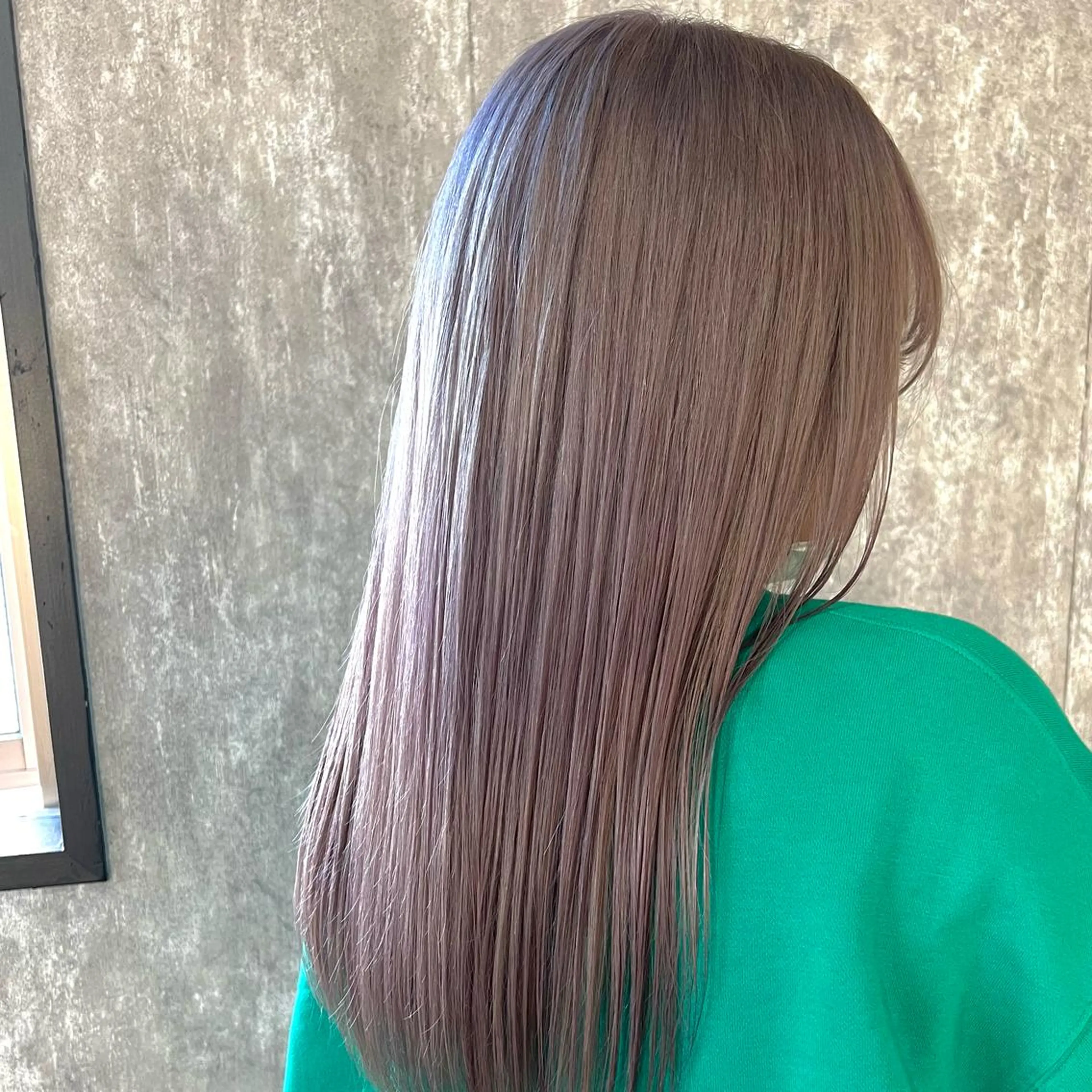 ロング カラー ヘアアレンジ ラベンダーカラー シルバー TIDEHAIR SHIHOのヘアスタイル