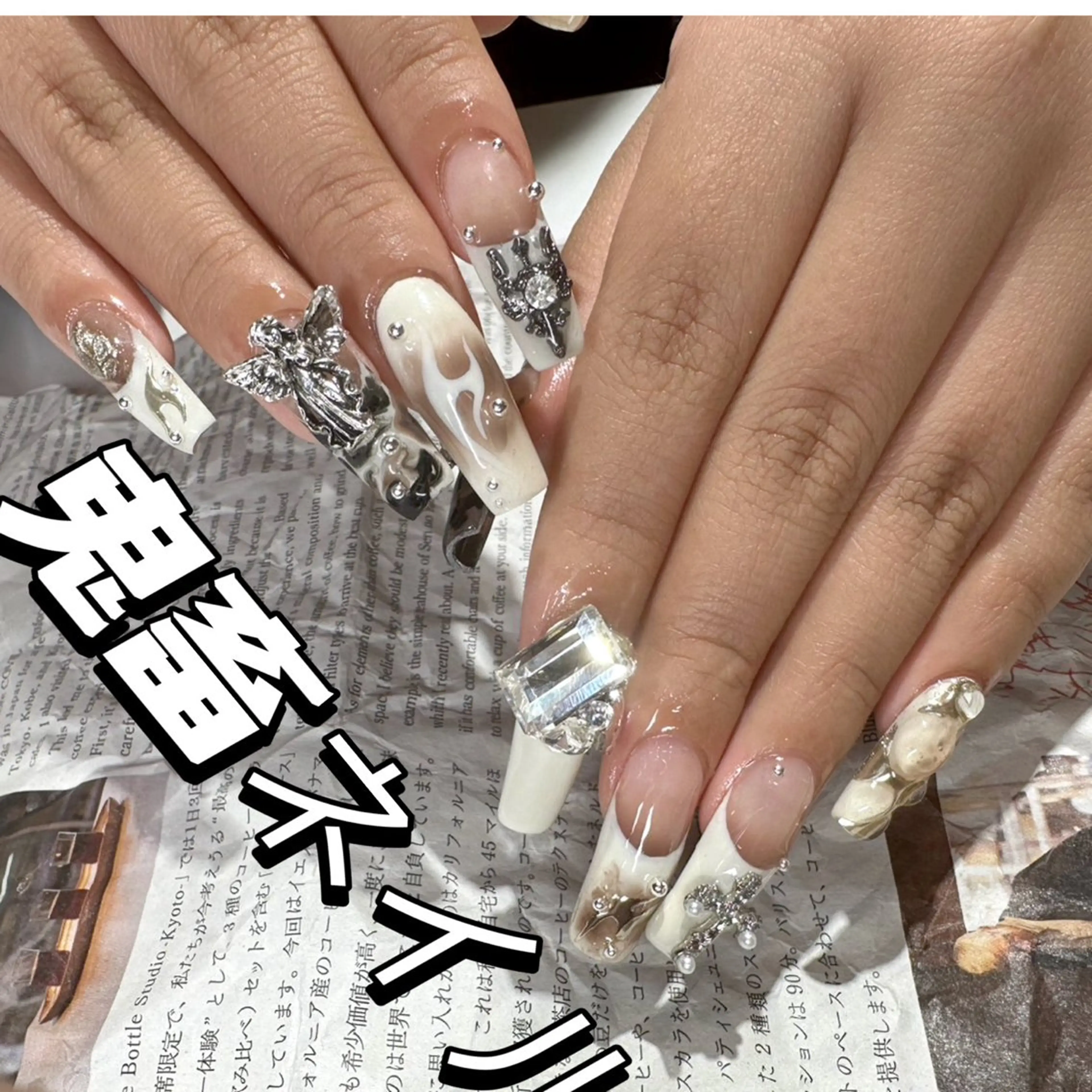 ネイル チークネイル 成人式 長さ出し ガーリー ハート リボン、ガーリー パーツ放題専門店のネイルデザイン