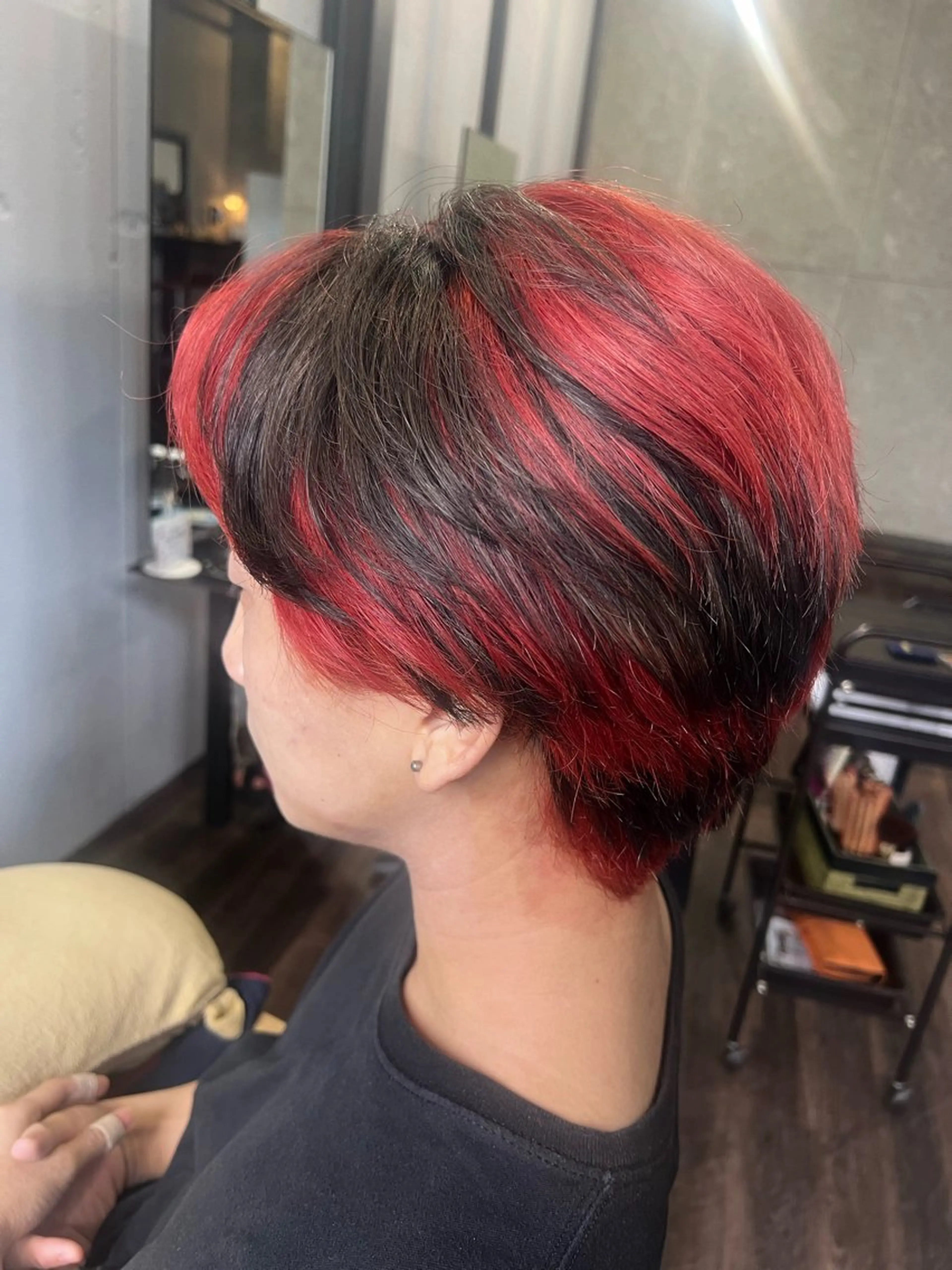 カラー メンズ メンズハイライト メンズハイトーン デザインカラー ハイライトカラー ハイトーンカラー ヘアカラー terra🌈大久保 睦美のヘアスタイル