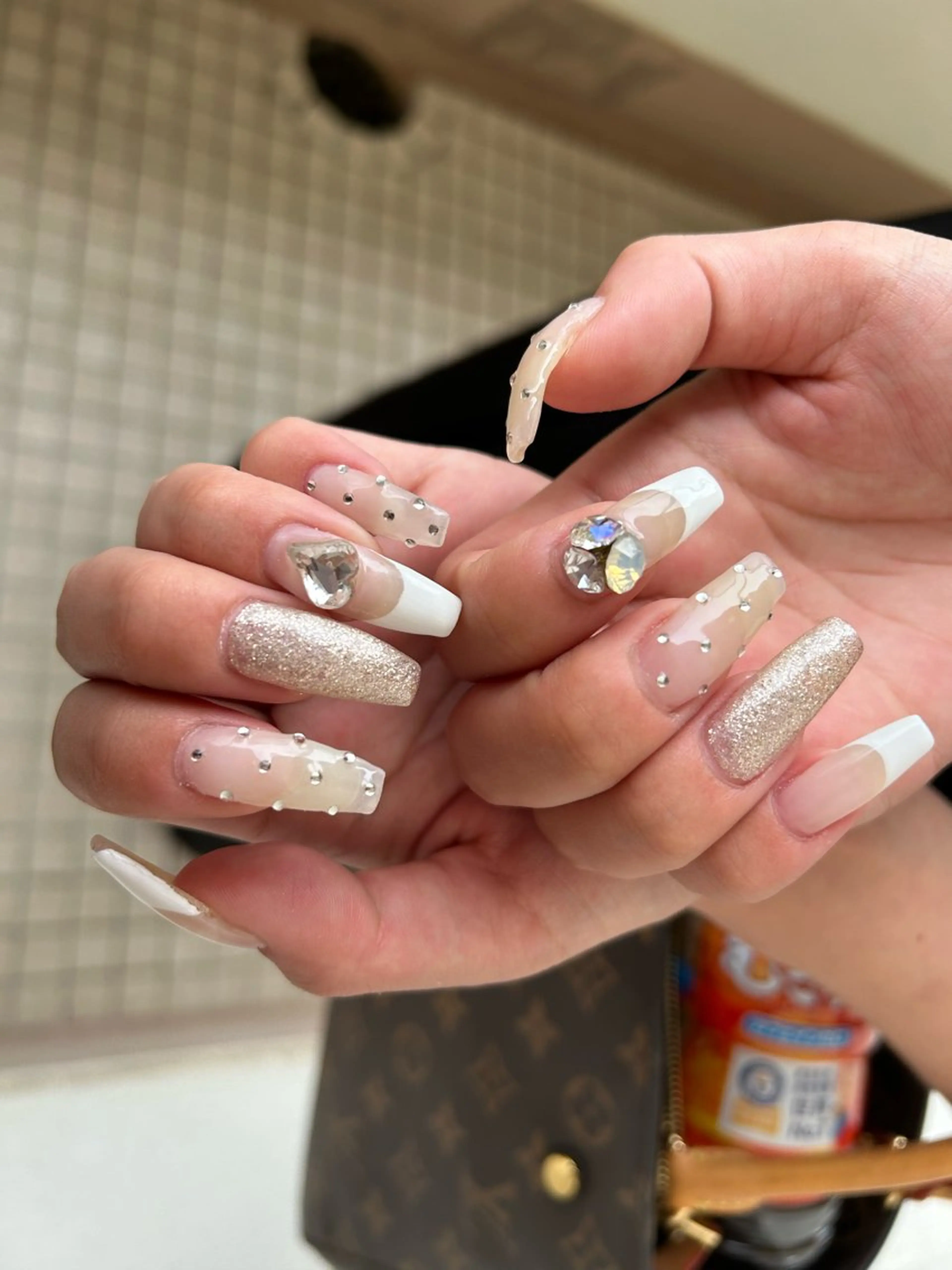 ロング ネイル ハンドネイル フットネイル ✴︎ Delightのネイルデザイン