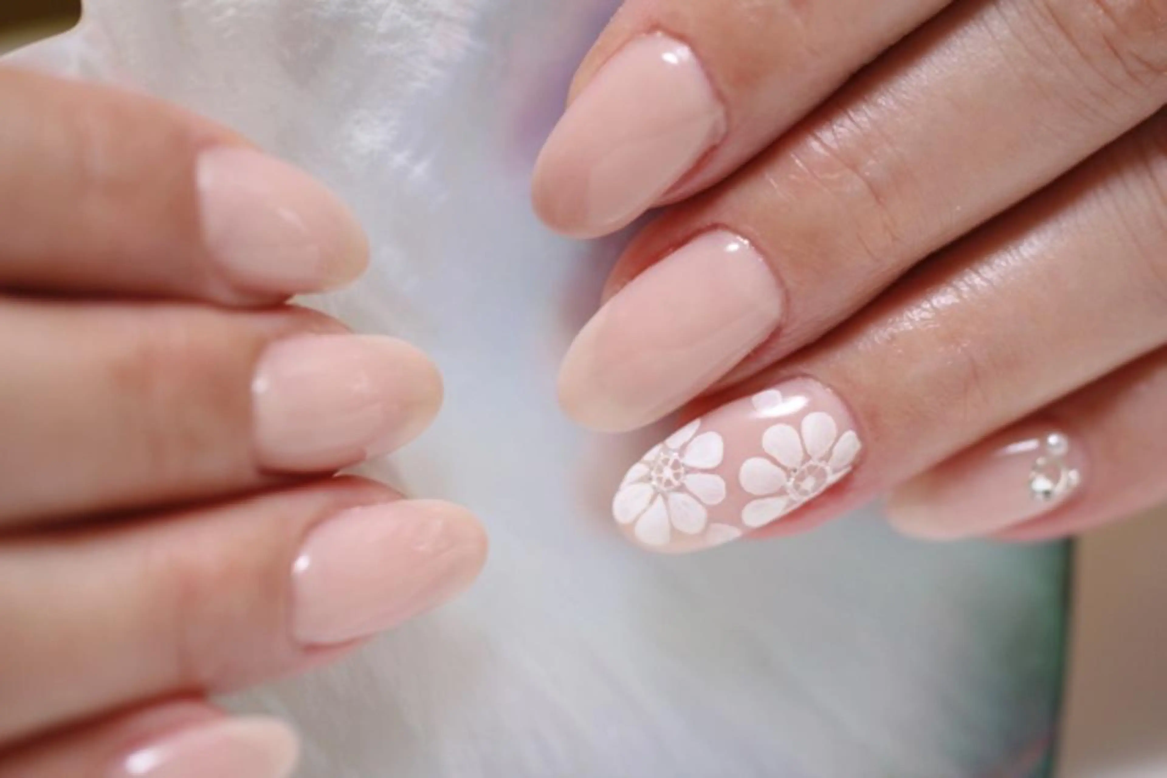 ネイル フラワーネイル ジェルネイル ママリンド　志村坂上店所属・しみ えんのネイルデザイン