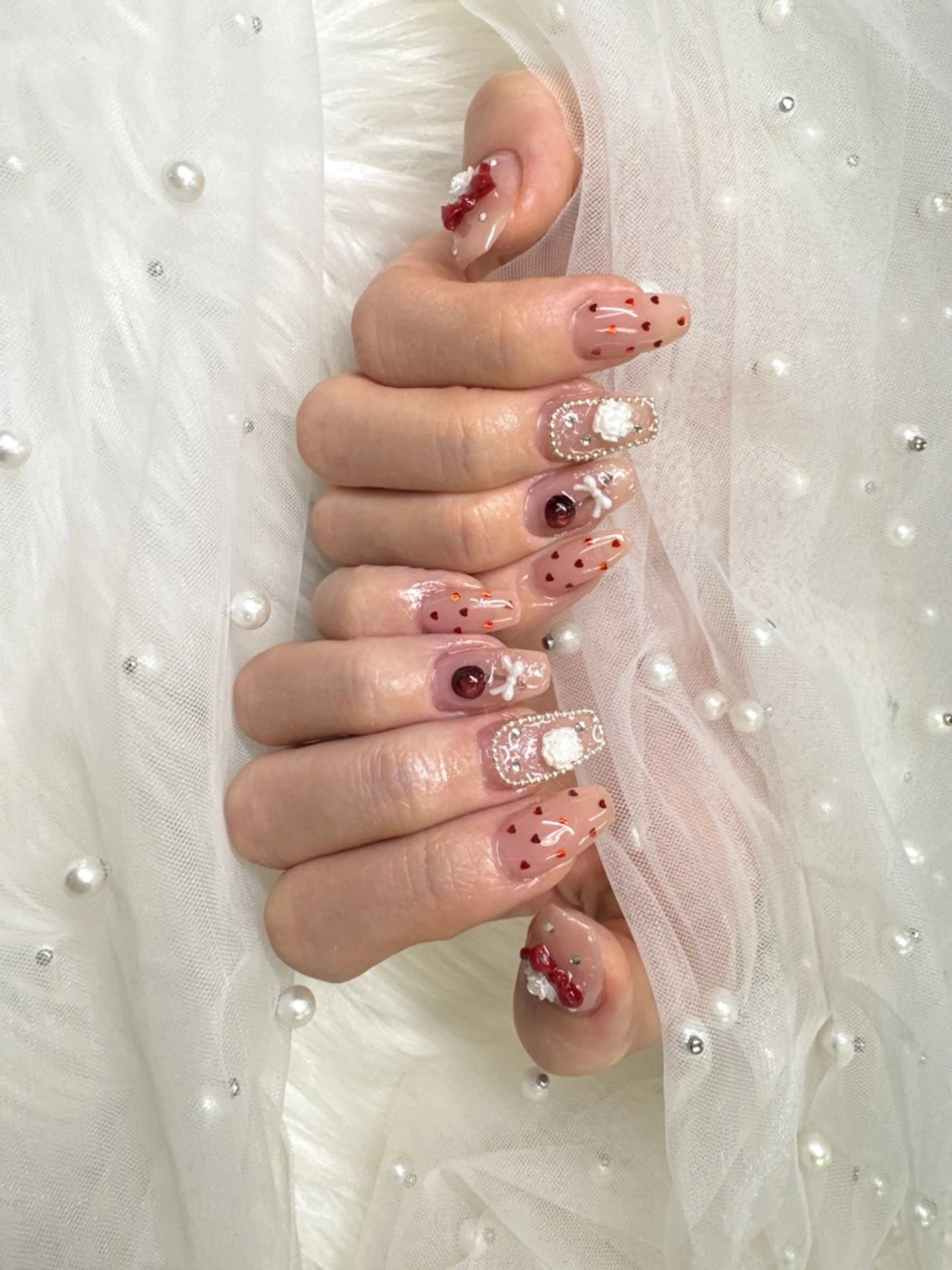 ネイル 成人式 フレンチネイル ジェルネイル ガラスフレンチ 韓国ネイル ハンドネイル Queeens nailのネイルデザイン