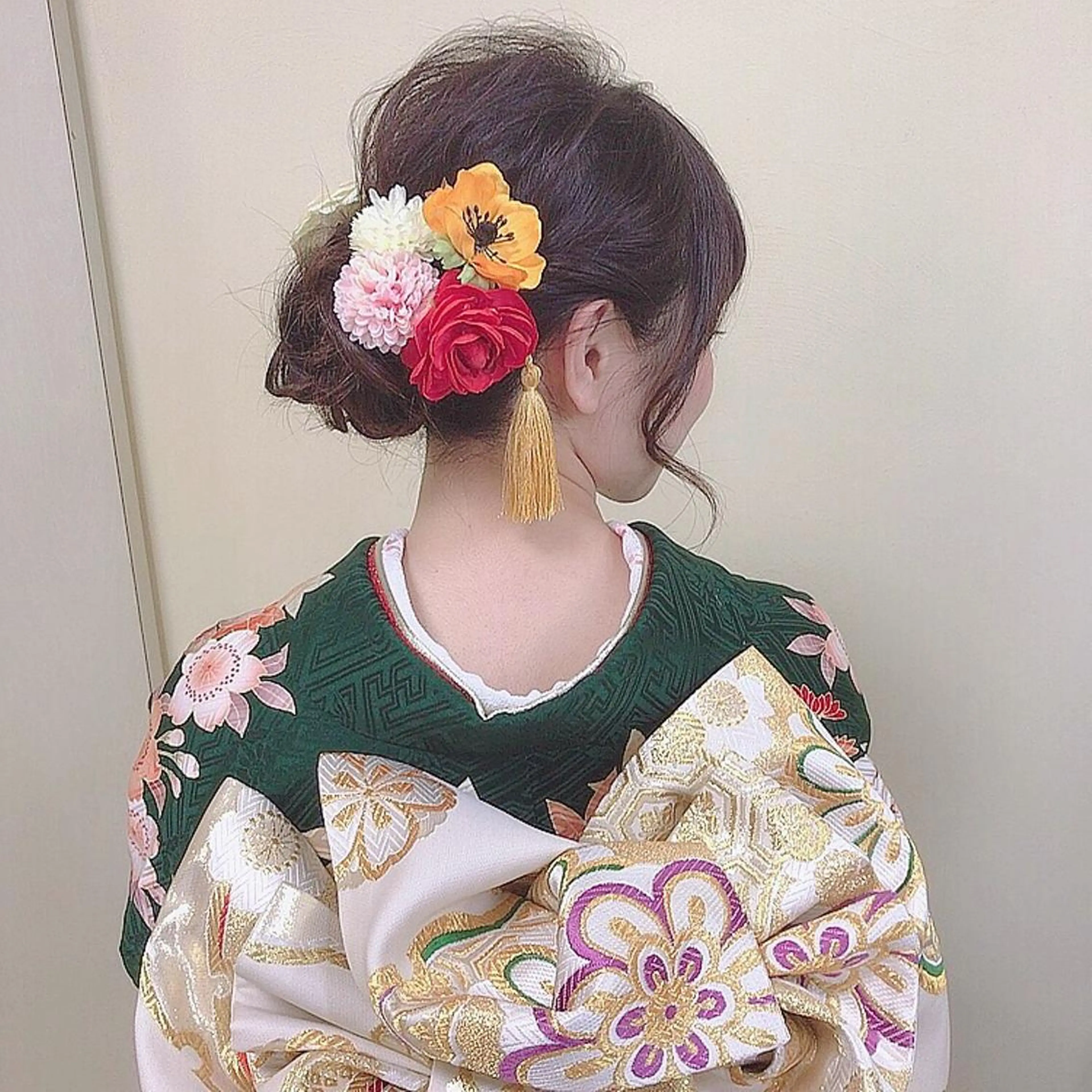 セミロング ヘアアレンジ タニモト ユイのヘアスタイル