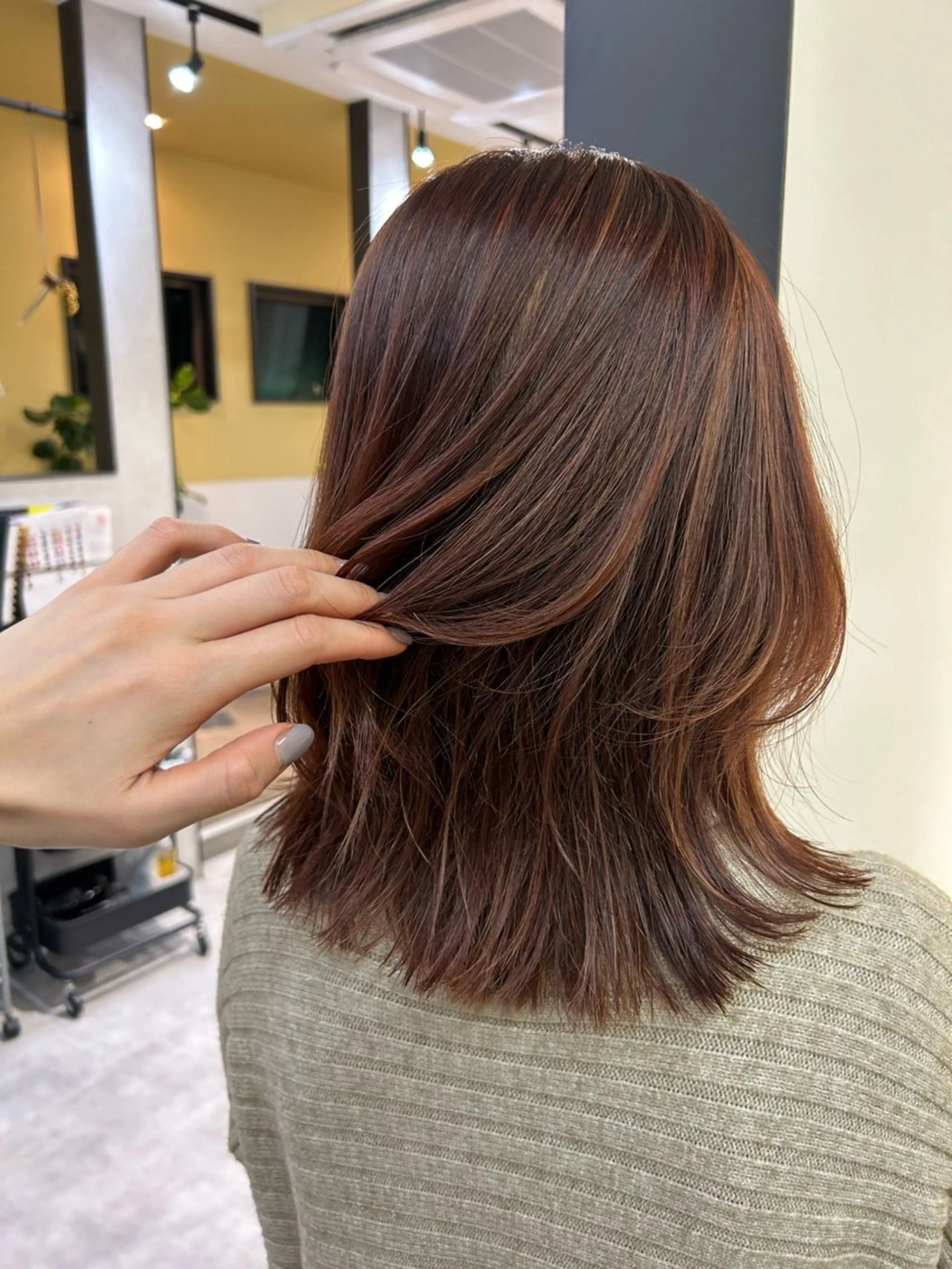 セミロング カラー ブラウンカラー ハイライトカラー オレンジ オレンジブラウン ハイライト カット ヘアカラー トリートメント hub hair レイヤー/透明感のヘアスタイル