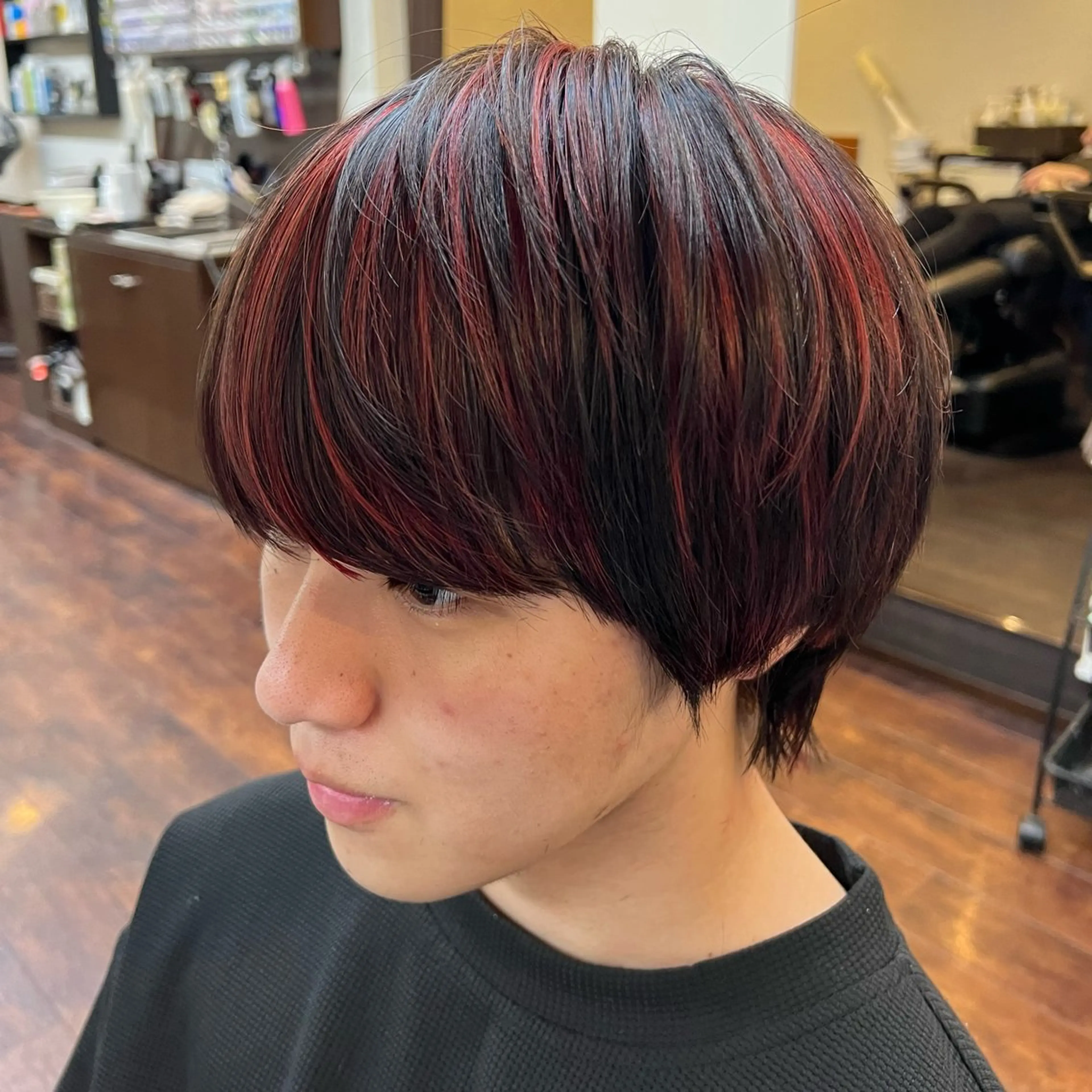 ショート カラー メンズ メンズハイライト マッシュ ハイライトカラー レッドカラー ハイライト 土田 紘太のヘアスタイル