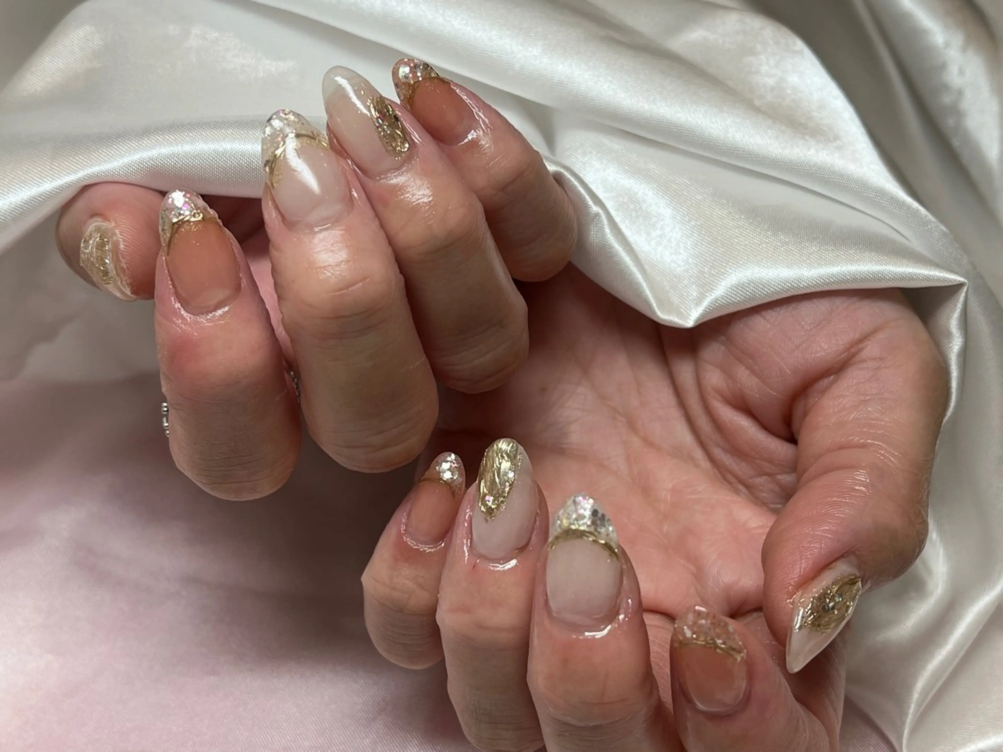 ネイル フレンチネイル ガラスフレンチ ハンドネイル SINCERELY シンシアリー🌈のネイルデザイン