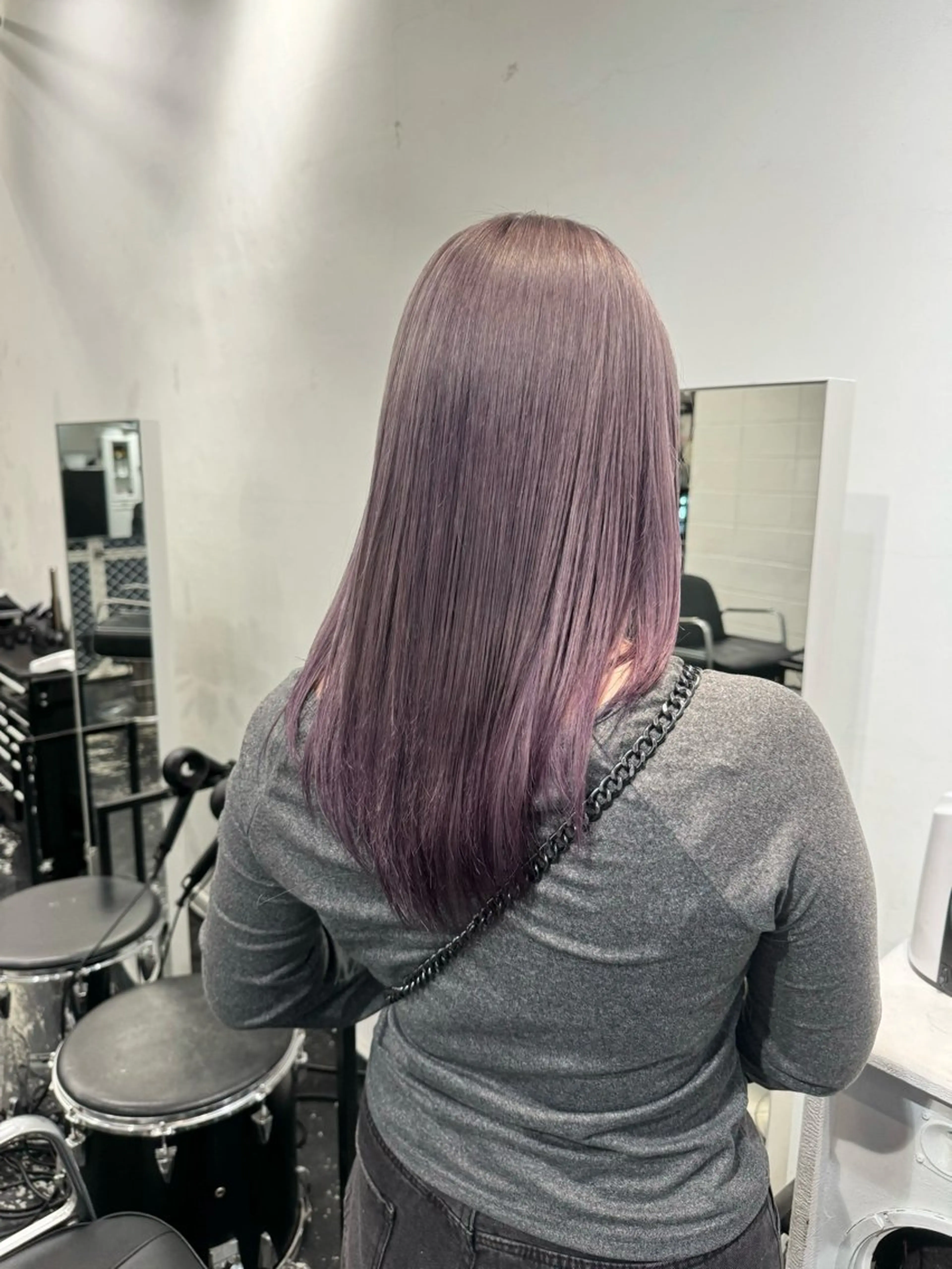 セミロング カラー ヘアアレンジ ブリーチ グレージュ ラベンダーカラー ラベンダーグレージュ ラベンダーグレー カット ヘアカラー トリートメント 艶ハイトーン/ヘア アレンジAYAKAのヘアスタイル