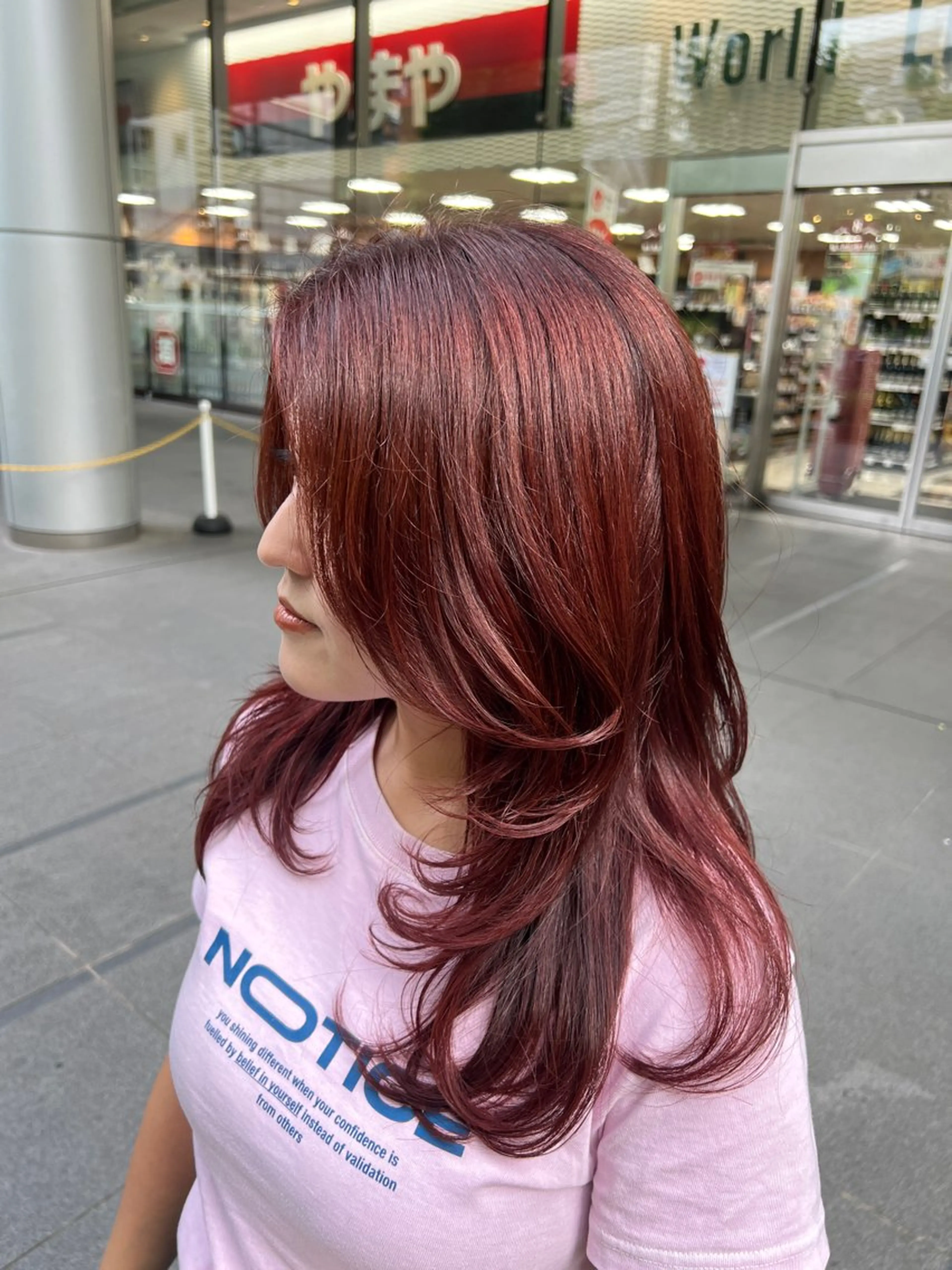 ミディアム カラー レイヤーカット beleefric 🩵チセのヘアスタイル