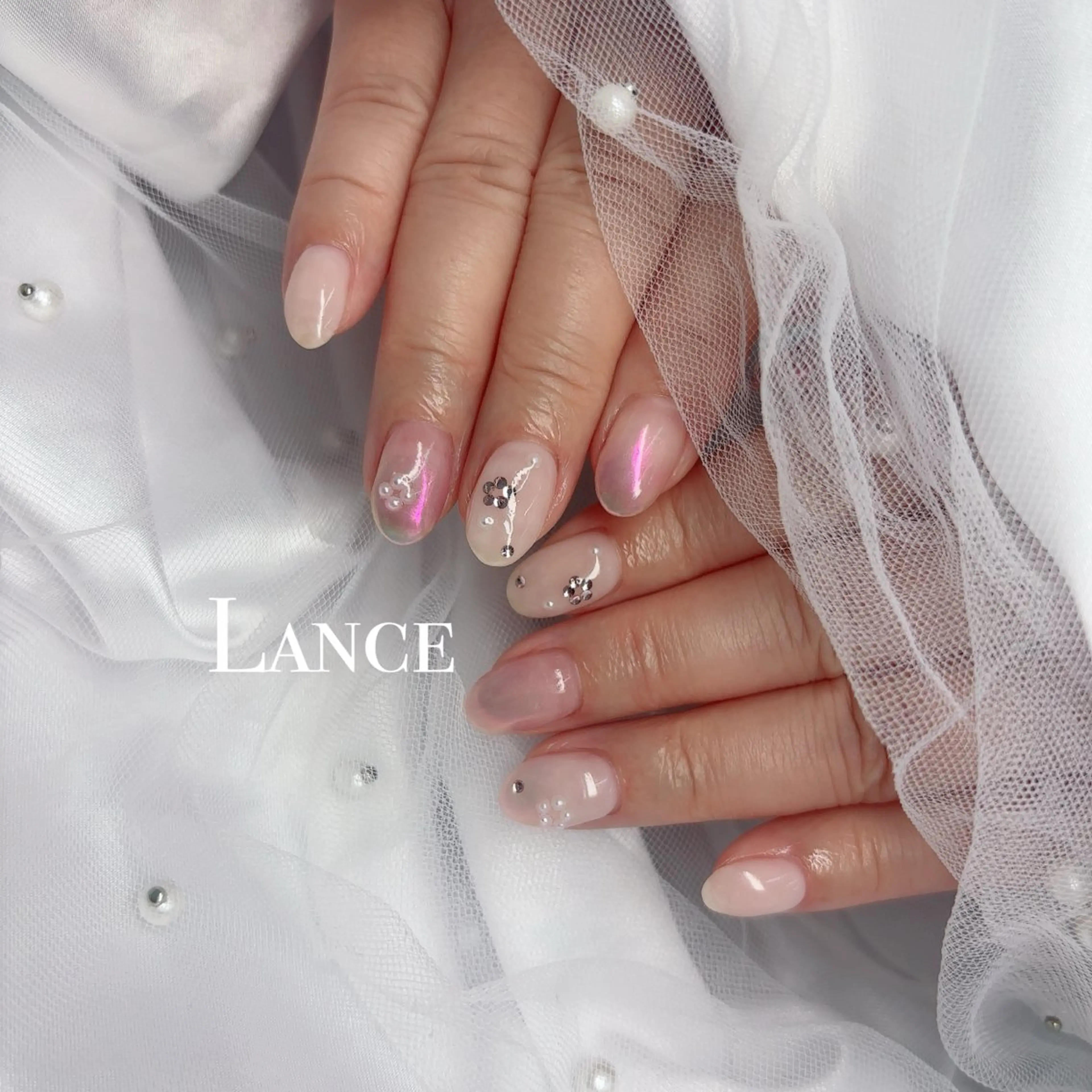 ネイル オーロラネイル フットネイル 氷ネイル・うるうるネイル キラキラネイル 韓国ネイル ハンドネイル Lance nailのネイルデザイン