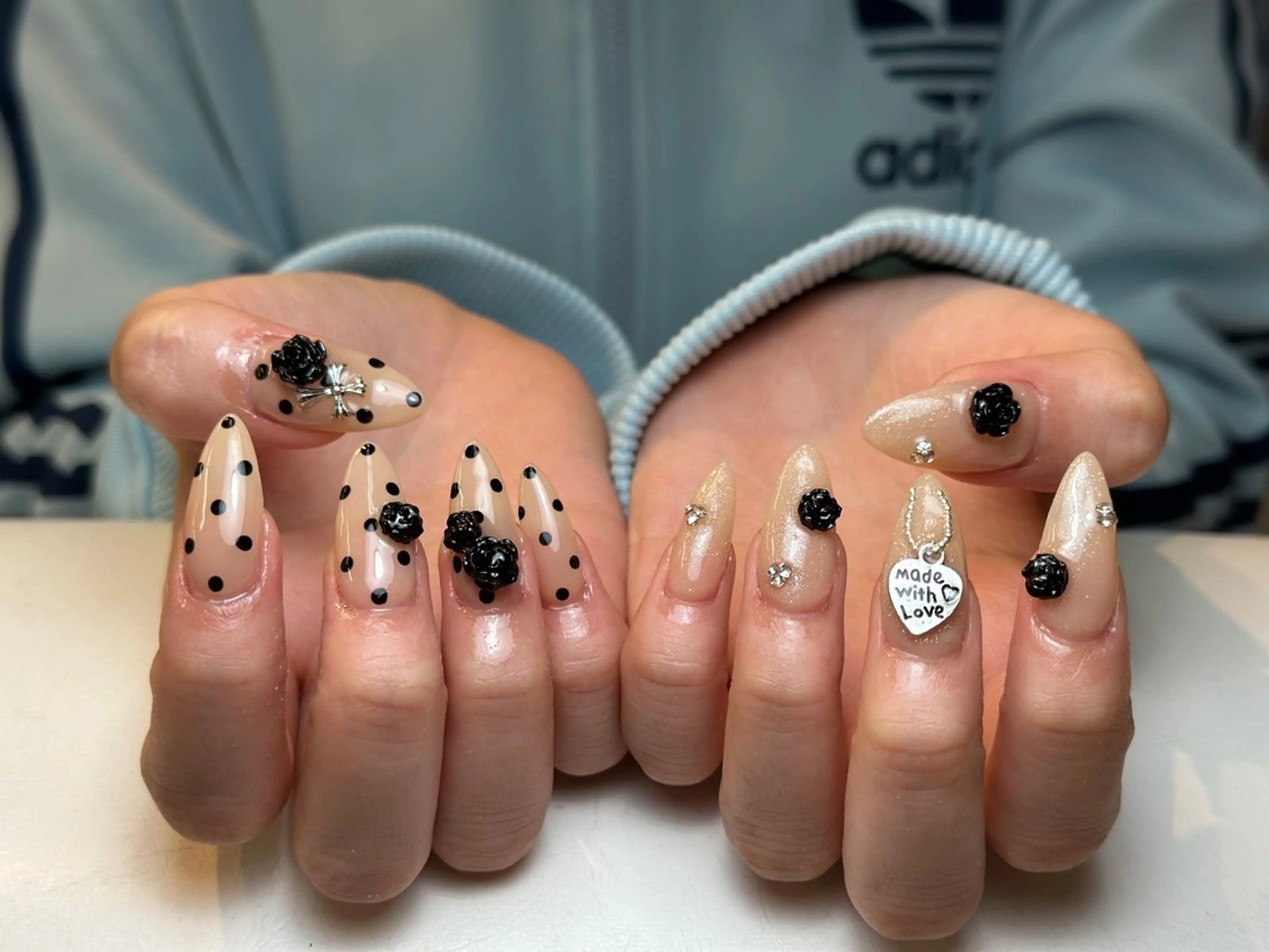 ネイル グラデーション キラキラネイル ワンカラーネイル 冬ネイル Jenn Nail Salonのネイルデザイン