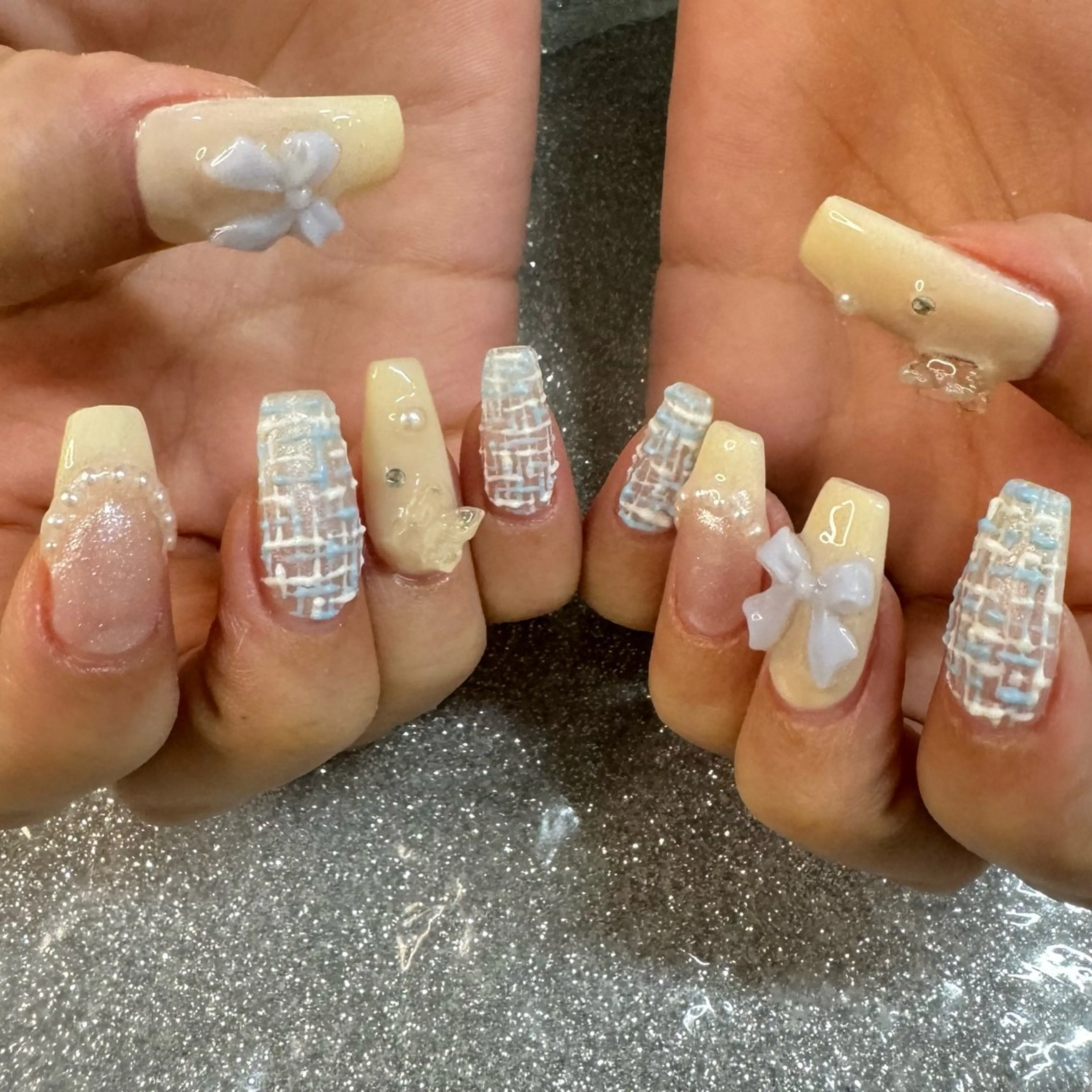 ネイル ハンドネイル VIERU 🌈🎀💖のネイルデザイン