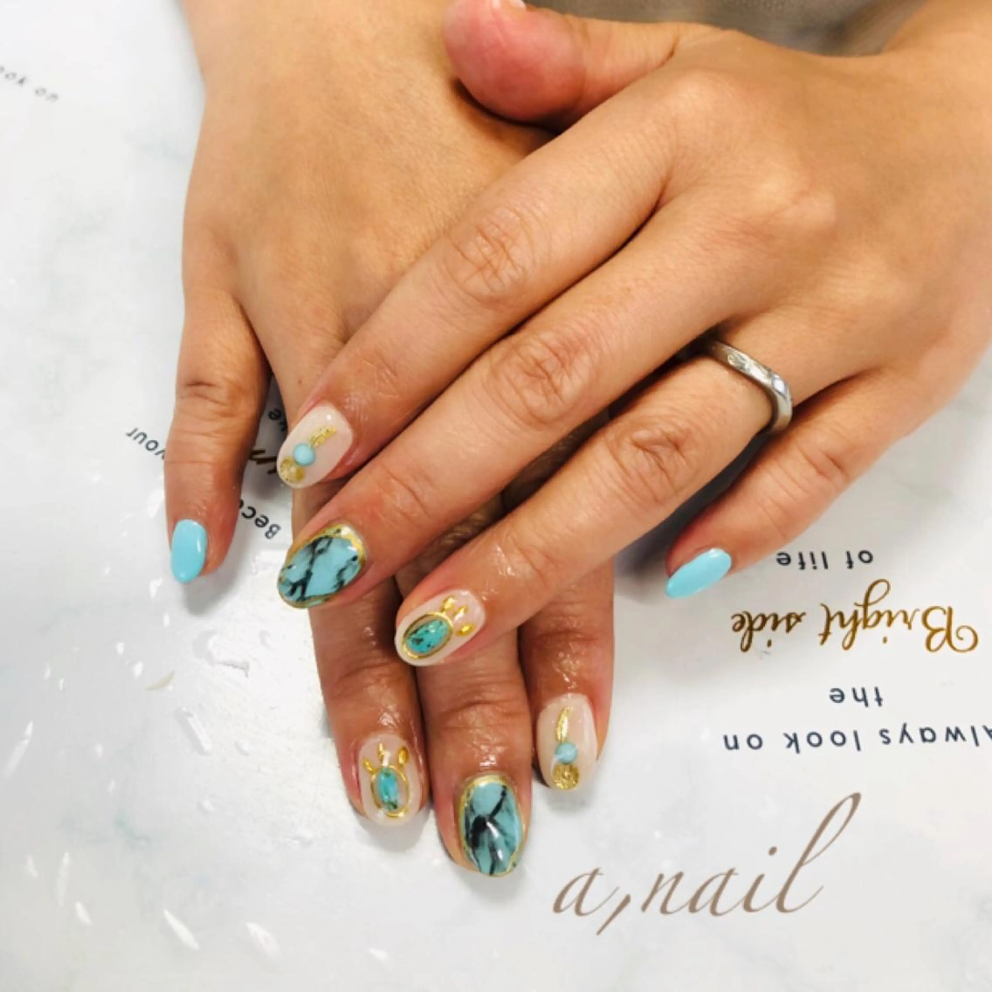 ネイル フットネイル ジェルネイル グラデーション ラメ(グリッター) ラメグラデーション ハンドネイル ネイルサロン エーネイルのネイルデザイン