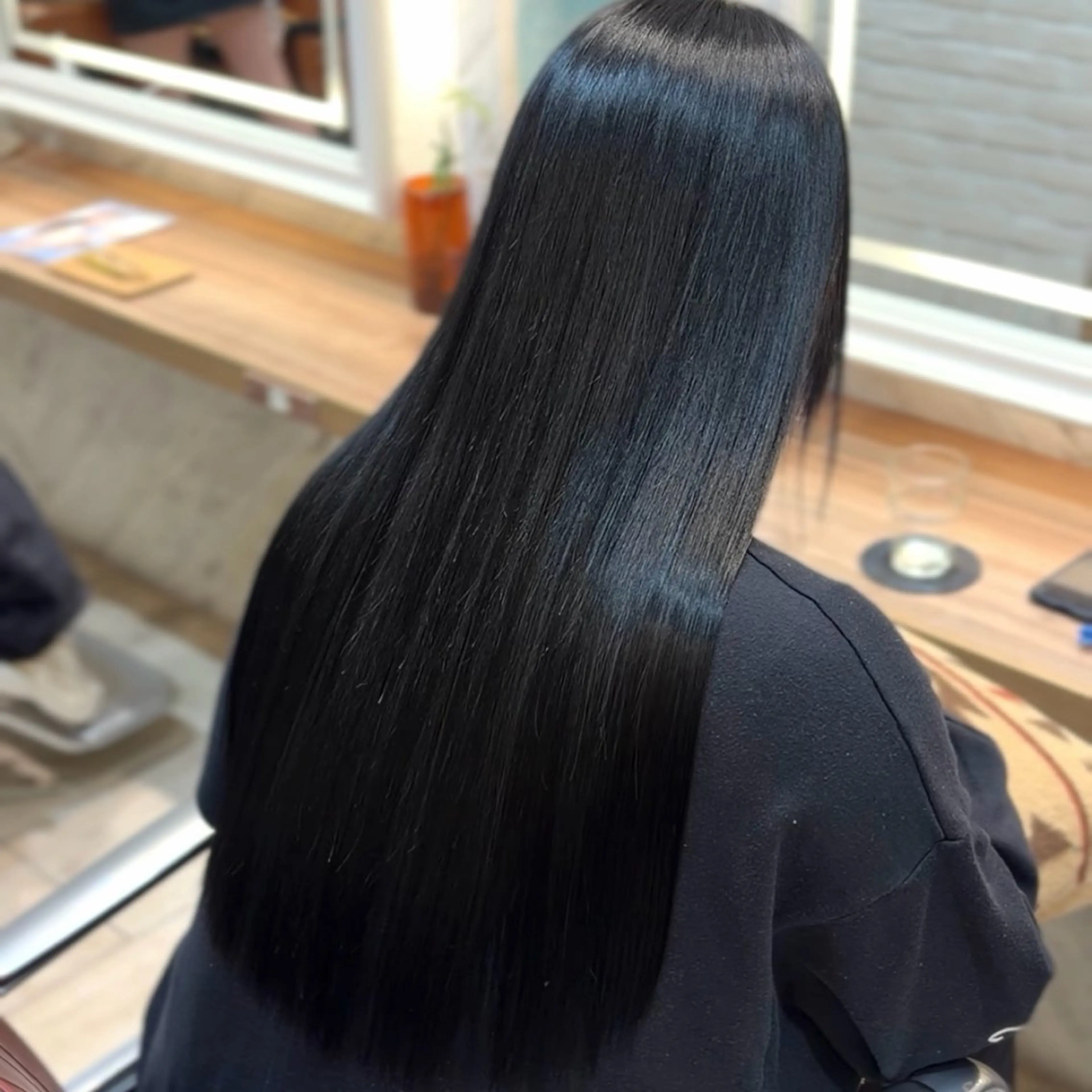 ロング 髪質改善 縮毛矯正 横浜パーマ🌐メンズ 暖色カラーもえかのヘアスタイル