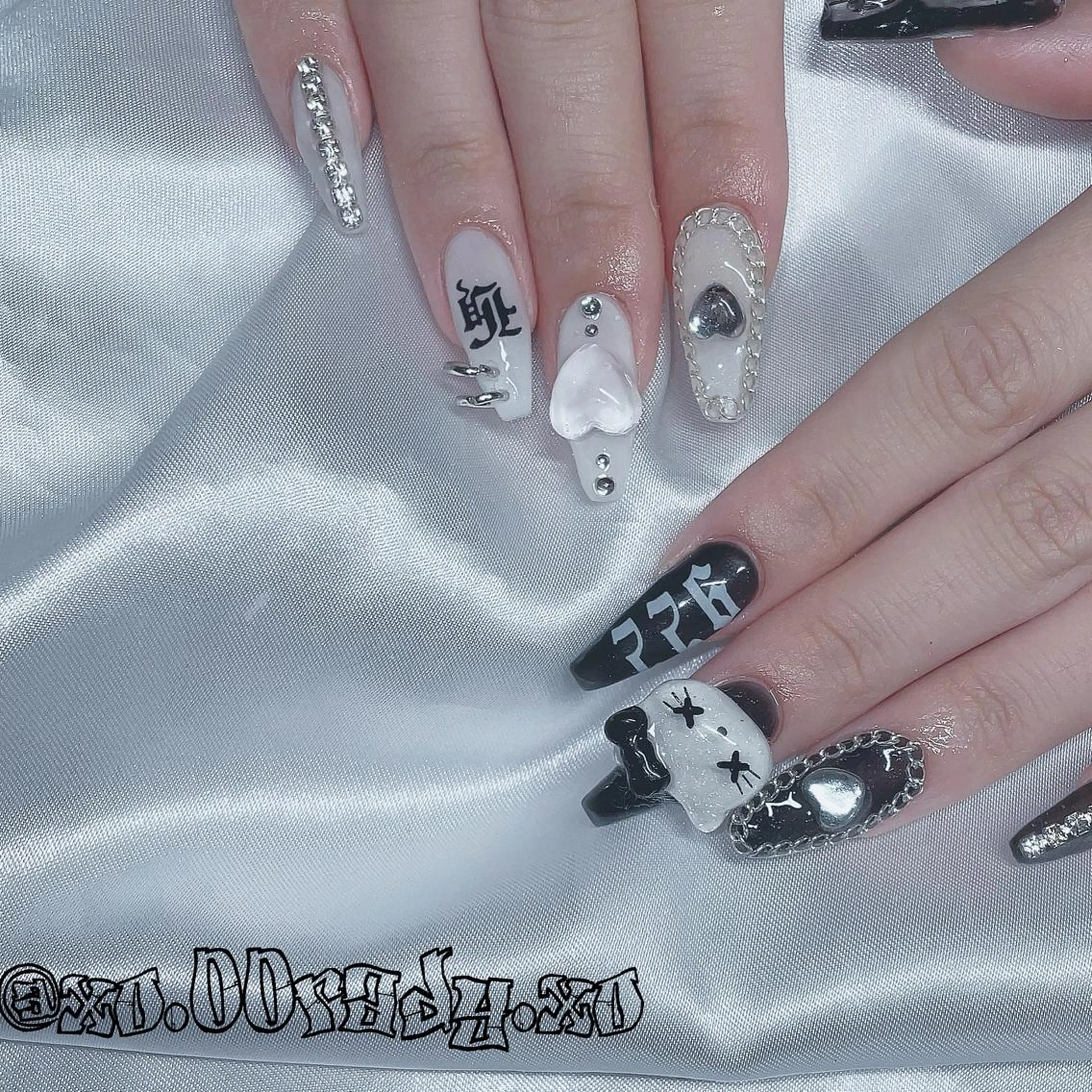 ロング カラー ヘアアレンジ キッズ マツエク・マツパ ハンドネイル ⛓Miyu ⛓のネイルデザイン