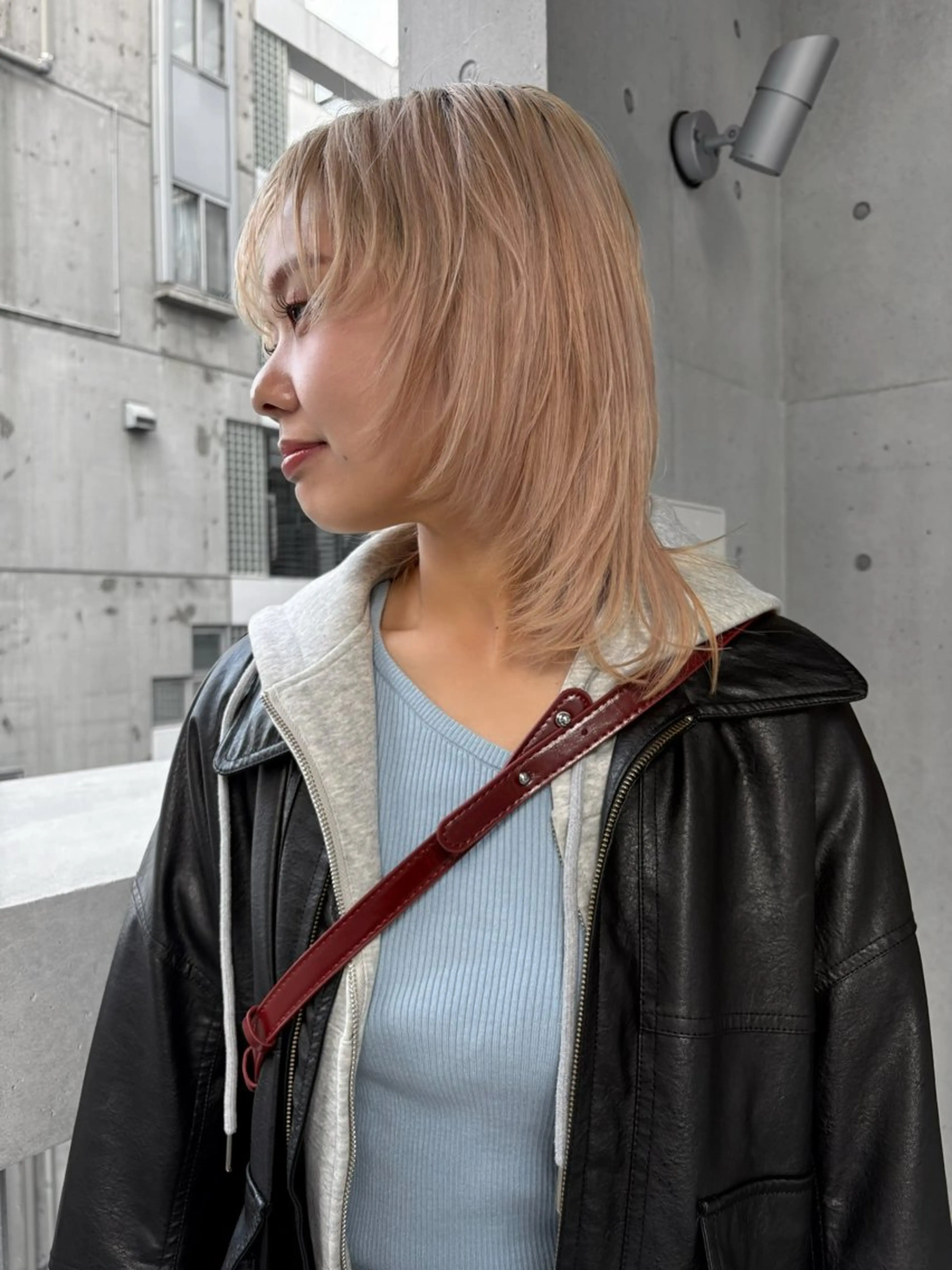 ミディアム sliver マツイ　レンのヘアスタイル