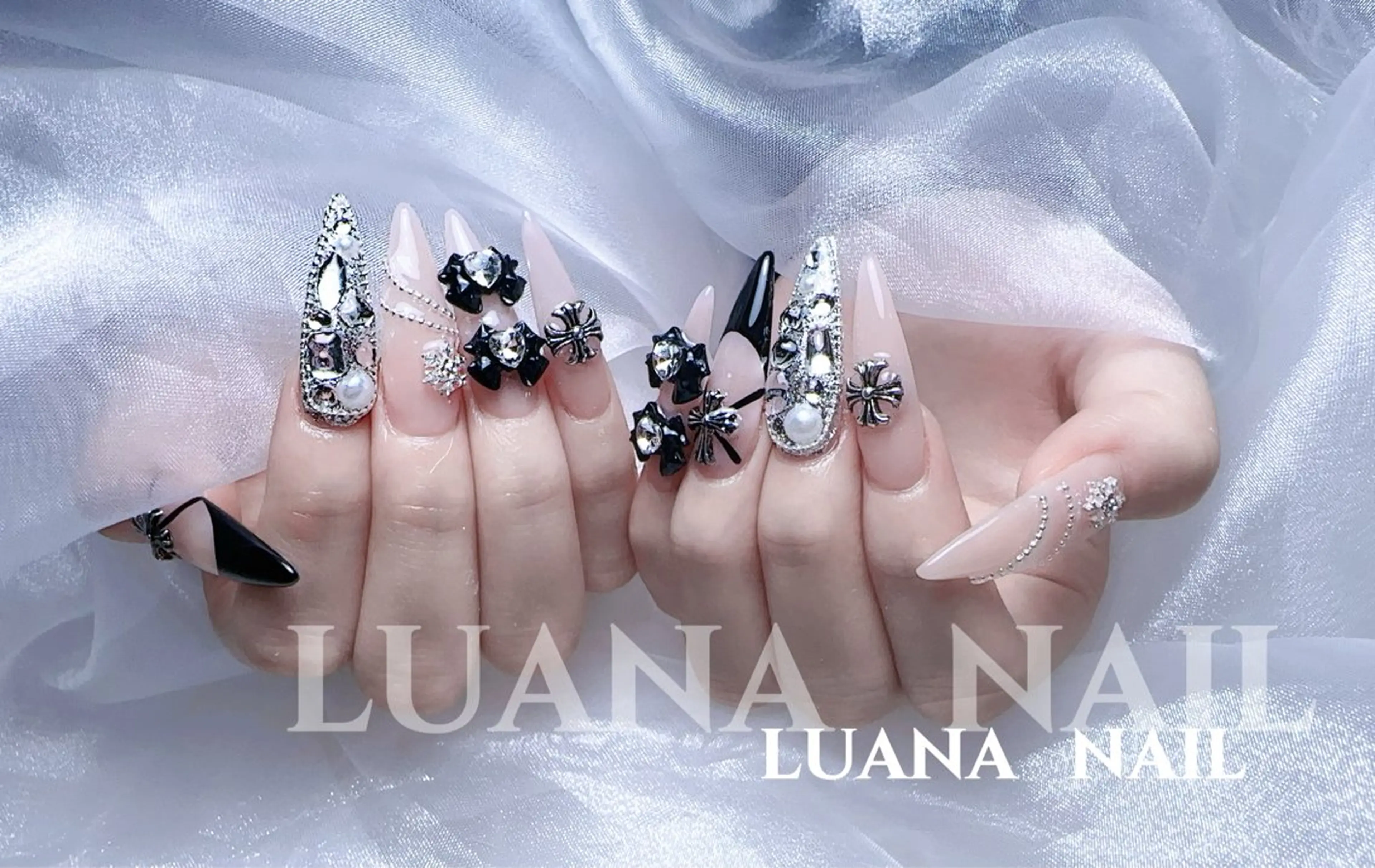 スペシャルチップ長さ出しデザイン➕パーツ、ストーン、パール付け放題120の写真