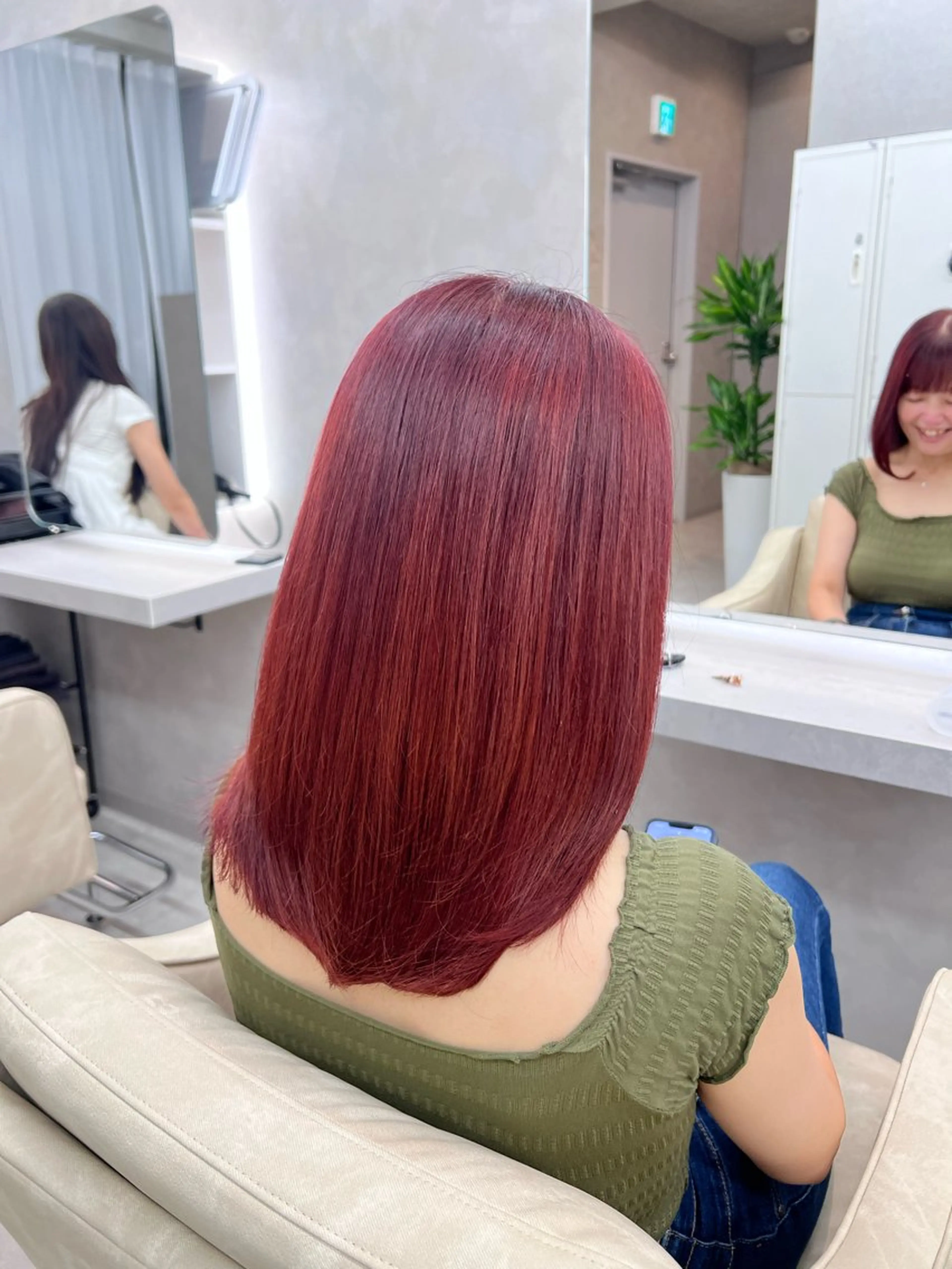 セミロング レイヤーカット 山中 欧輔のヘアスタイル