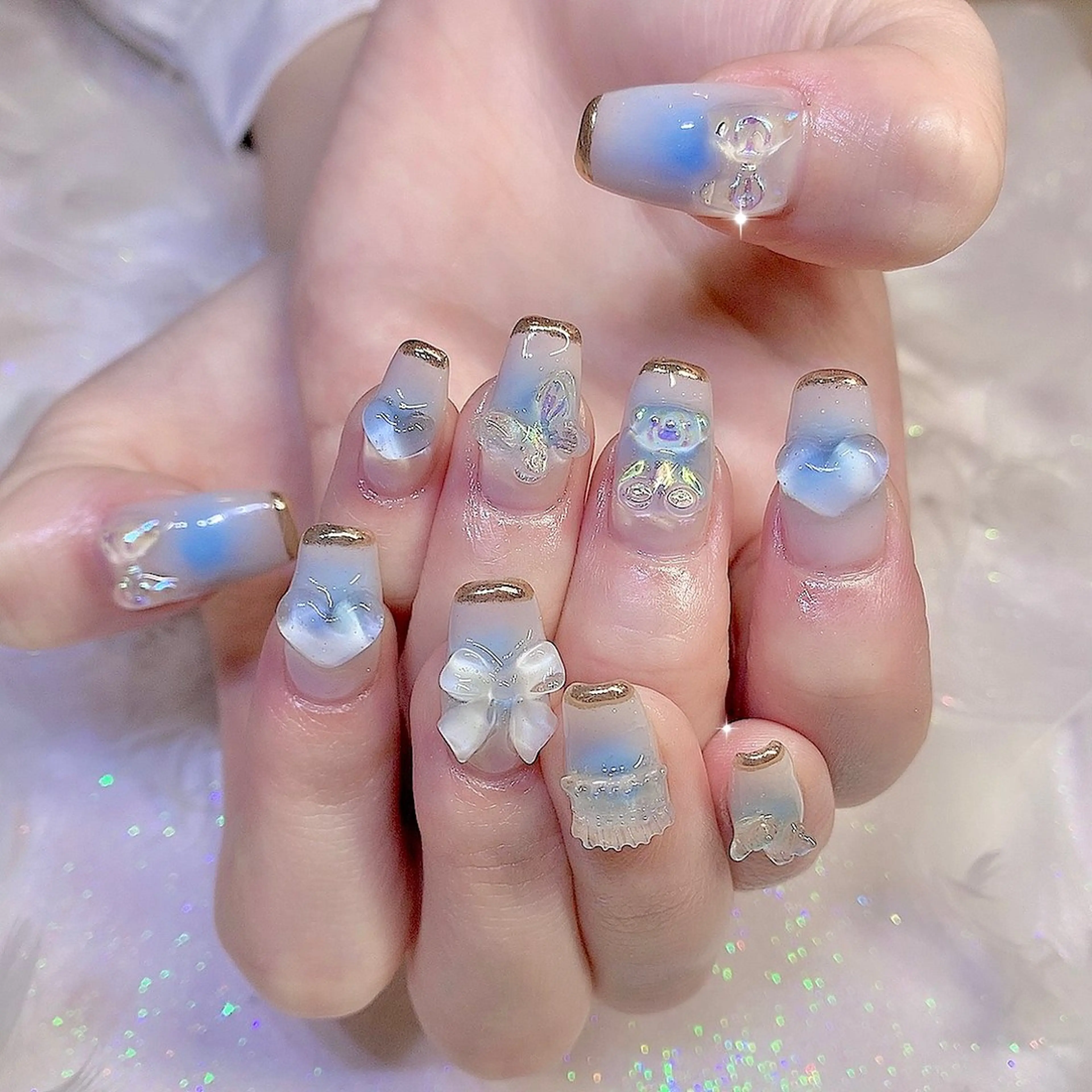 ネイル チークネイル 氷ネイル・うるうるネイル キラキラネイル 韓国ネイル 水色 3Dアートネイル💗 都築レナのネイルデザイン