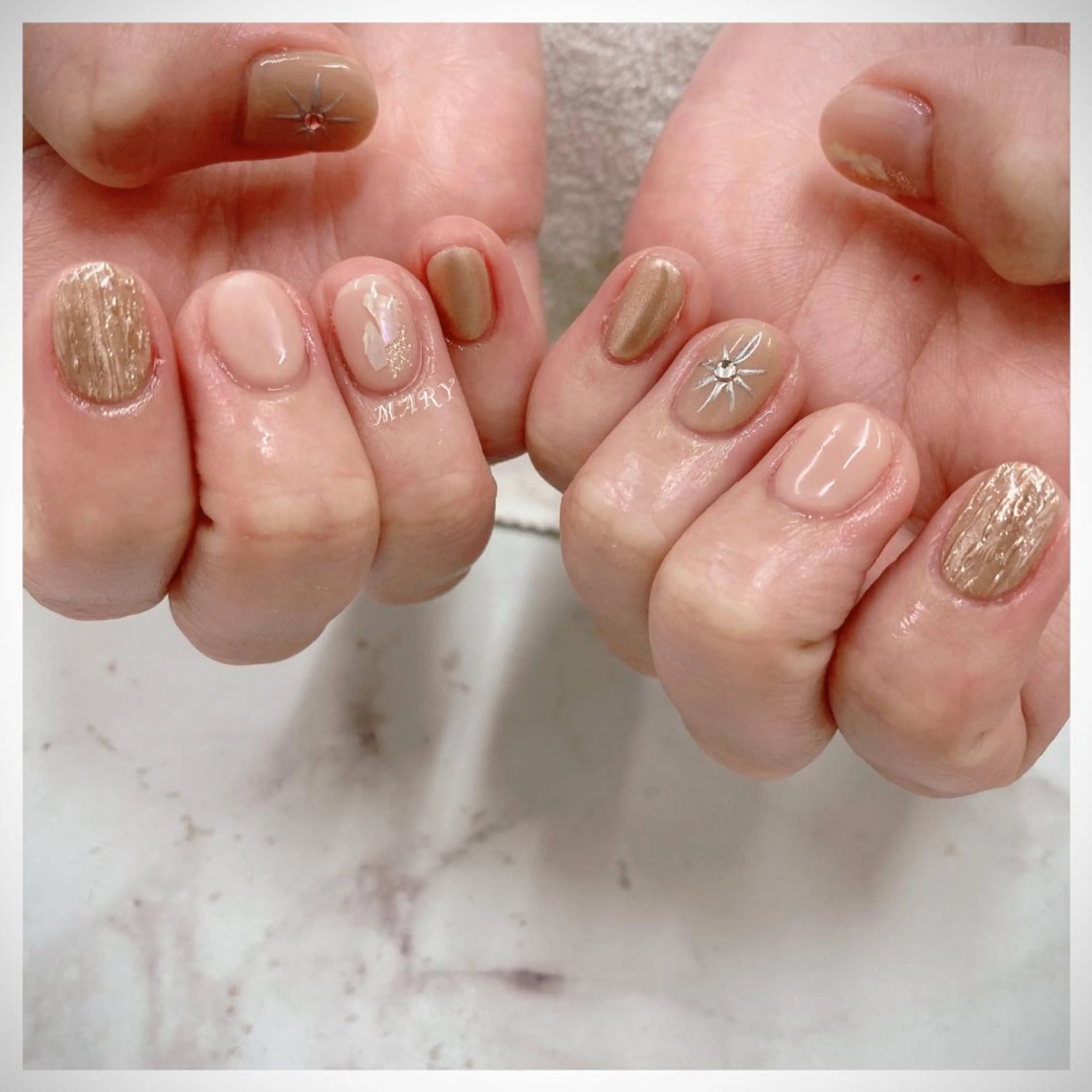 ネイル マットネイル ミラーネイル ニュアンスネイル ワンカラーネイル ハンドネイル Mary nail .narumiのネイルデザイン