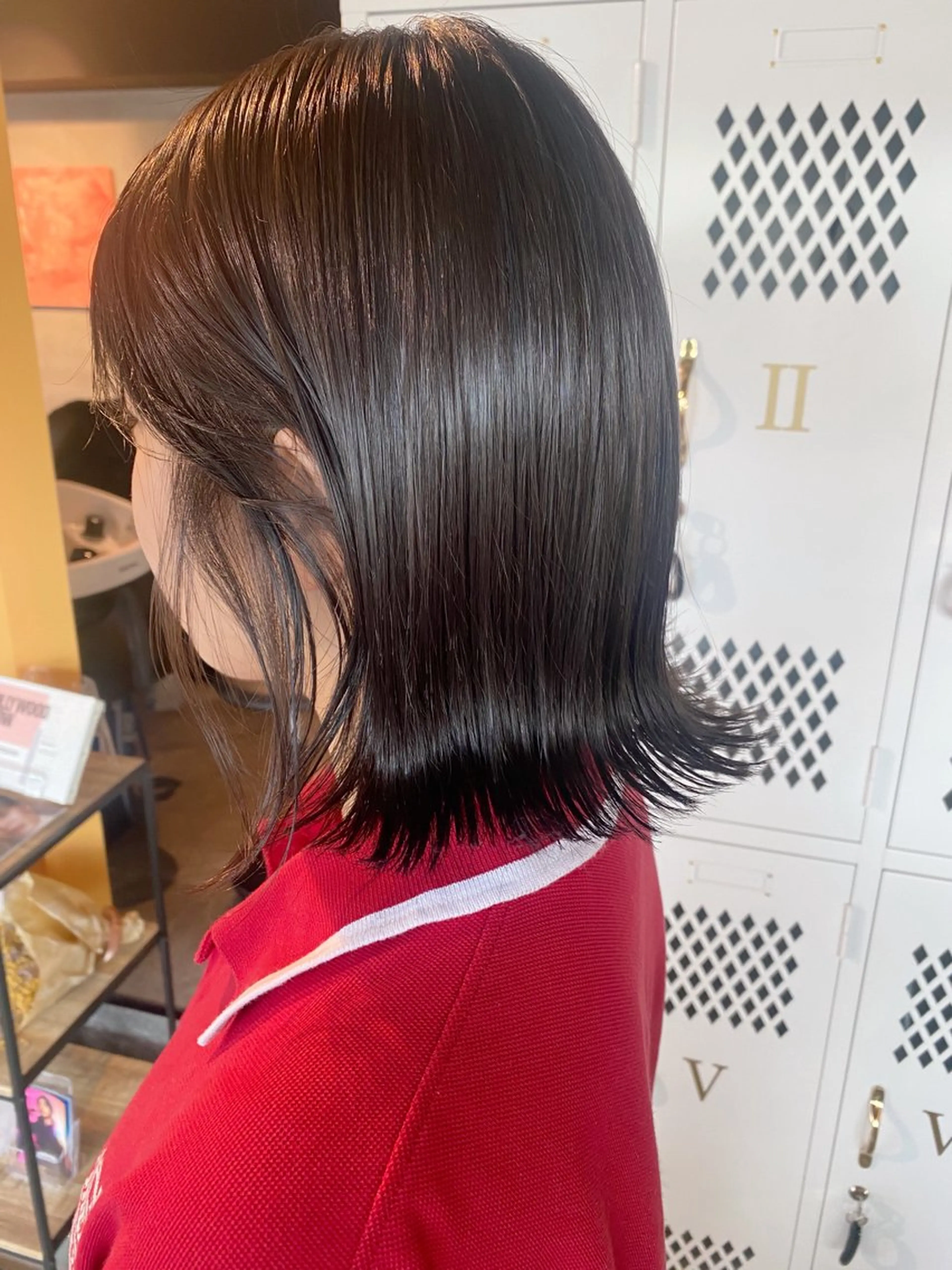 ミディアム カラー ボブ 外ハネヘア 安藤 結花のヘアスタイル