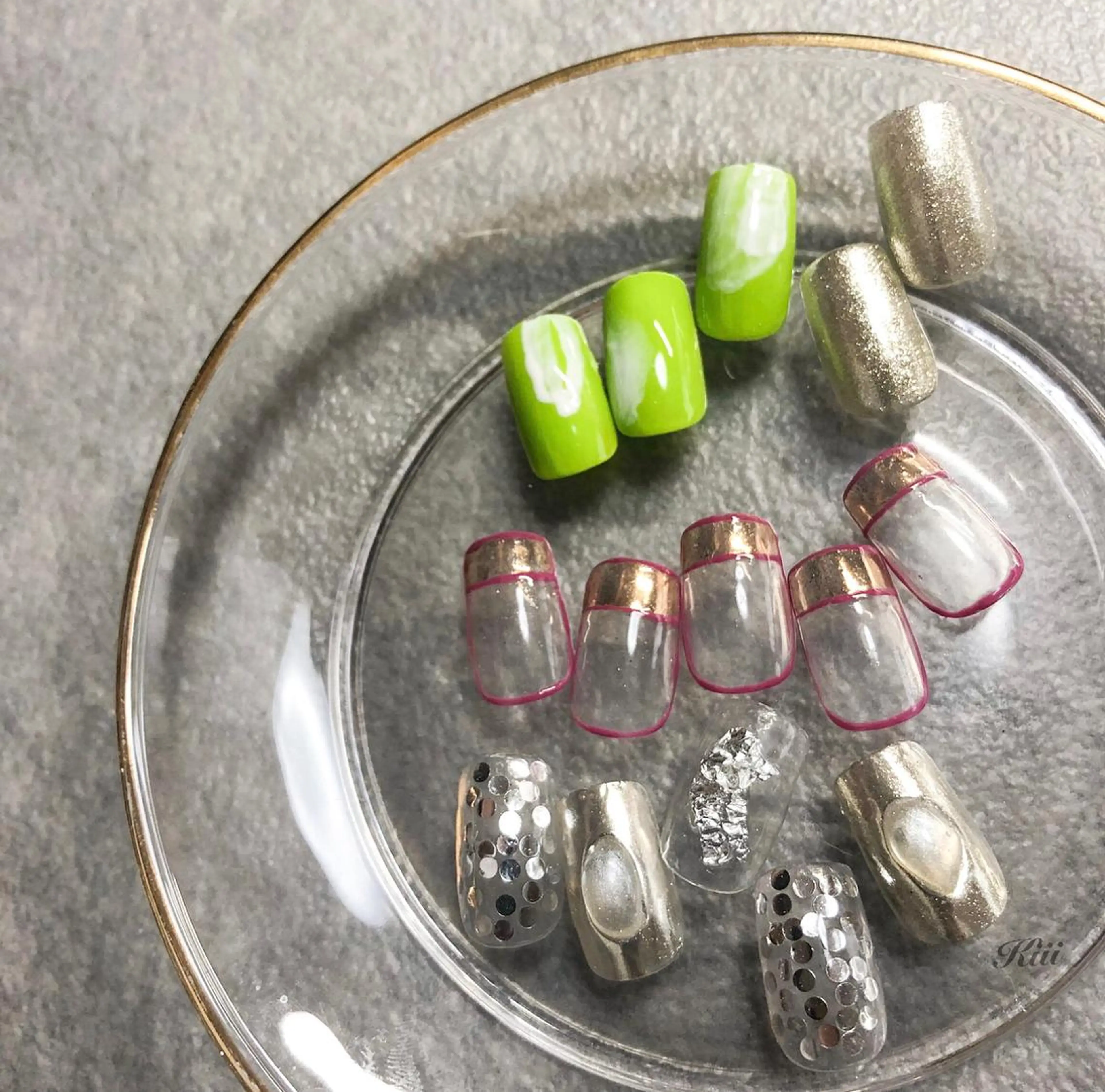 ネイル ハンドネイル フットネイル kiii.__ ✴︎*のネイルデザイン