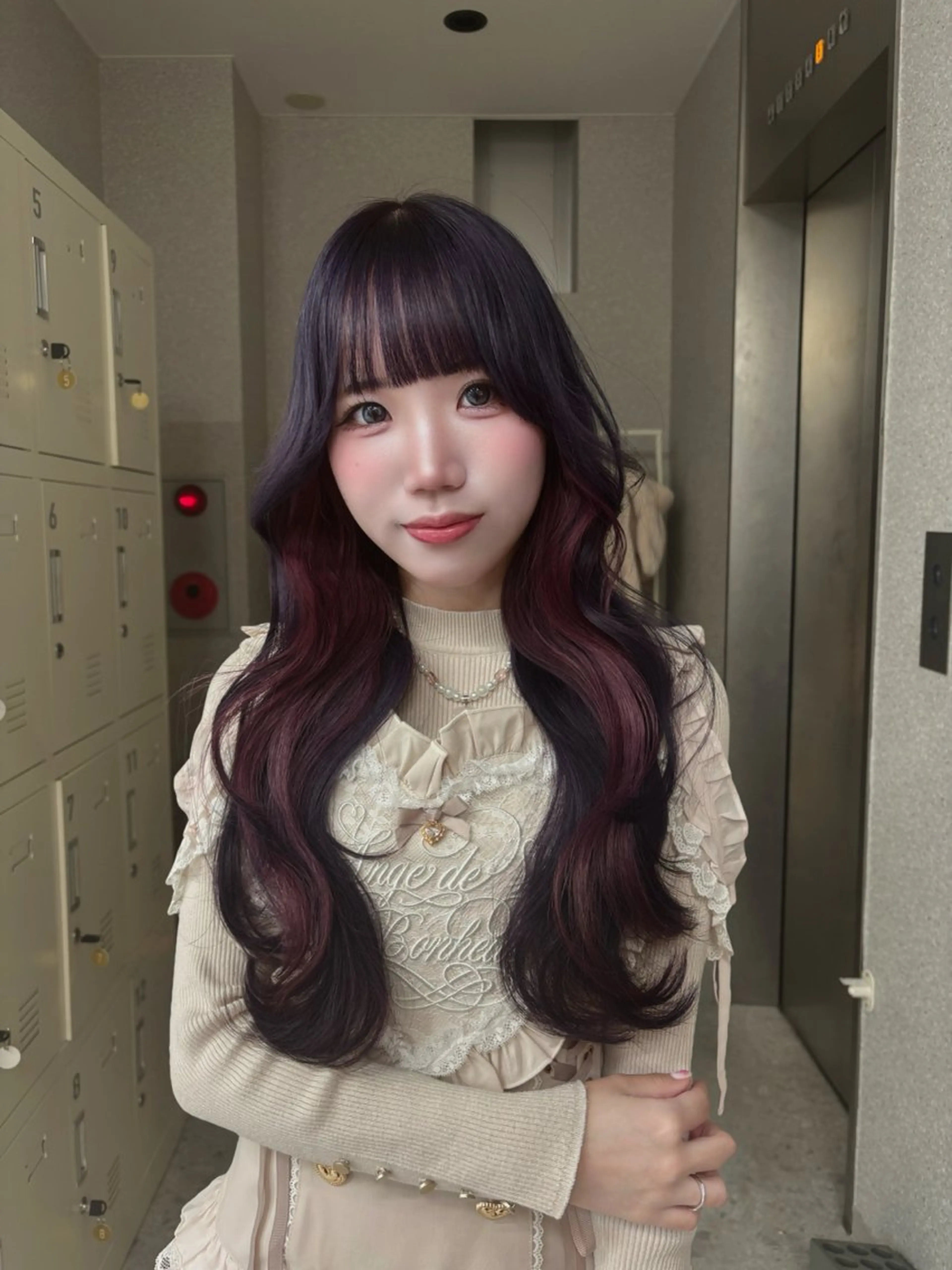 ミディアム カラー ヘアアレンジ デザインカラー インナーカラー ヘアカラー 艶カラー￤モテヘア￤ まなみ🎀💞のヘアスタイル