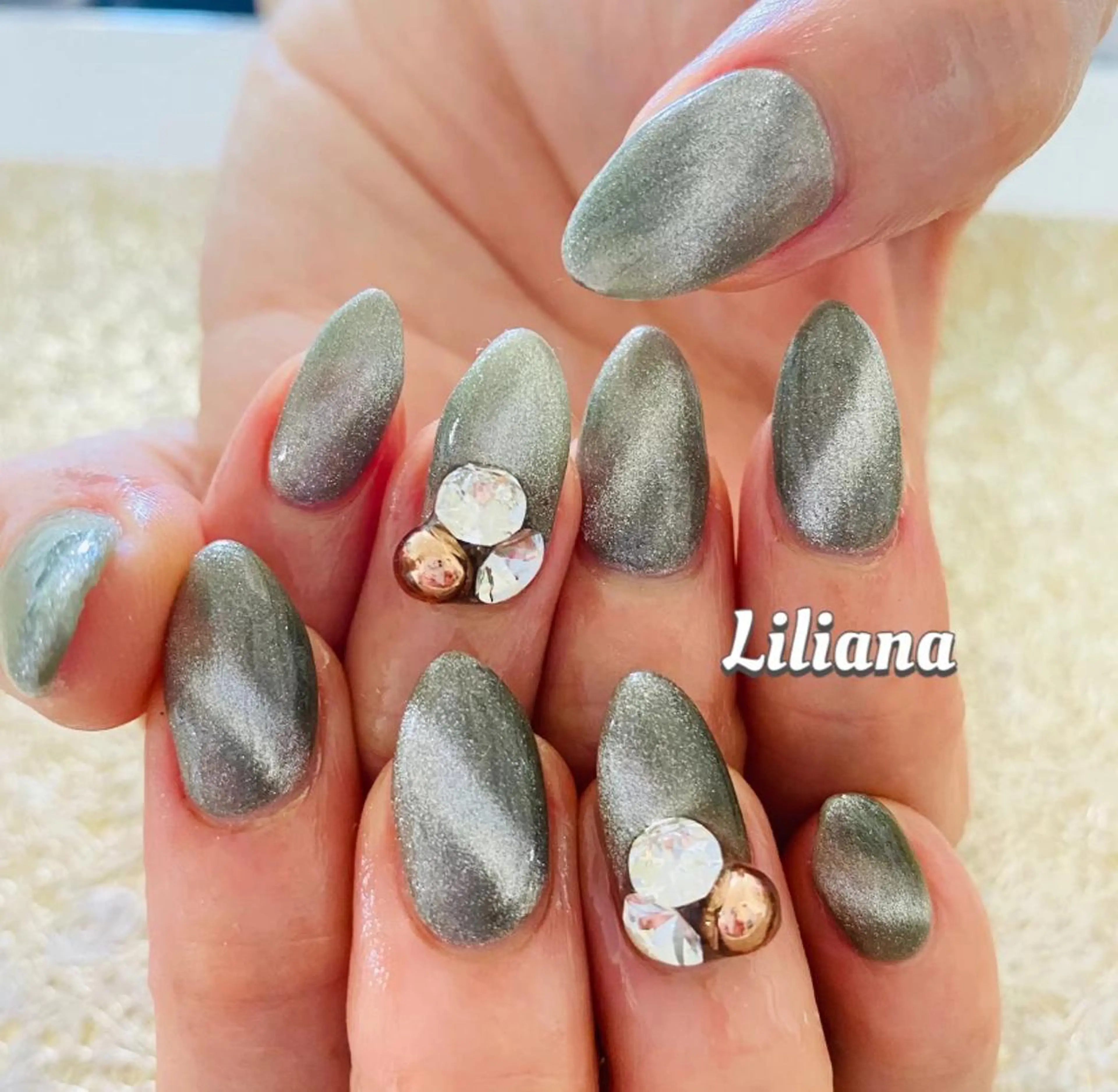 ネイル ハンドネイル 艶々の美爪を〜 【リリアーナ】のネイルデザイン
