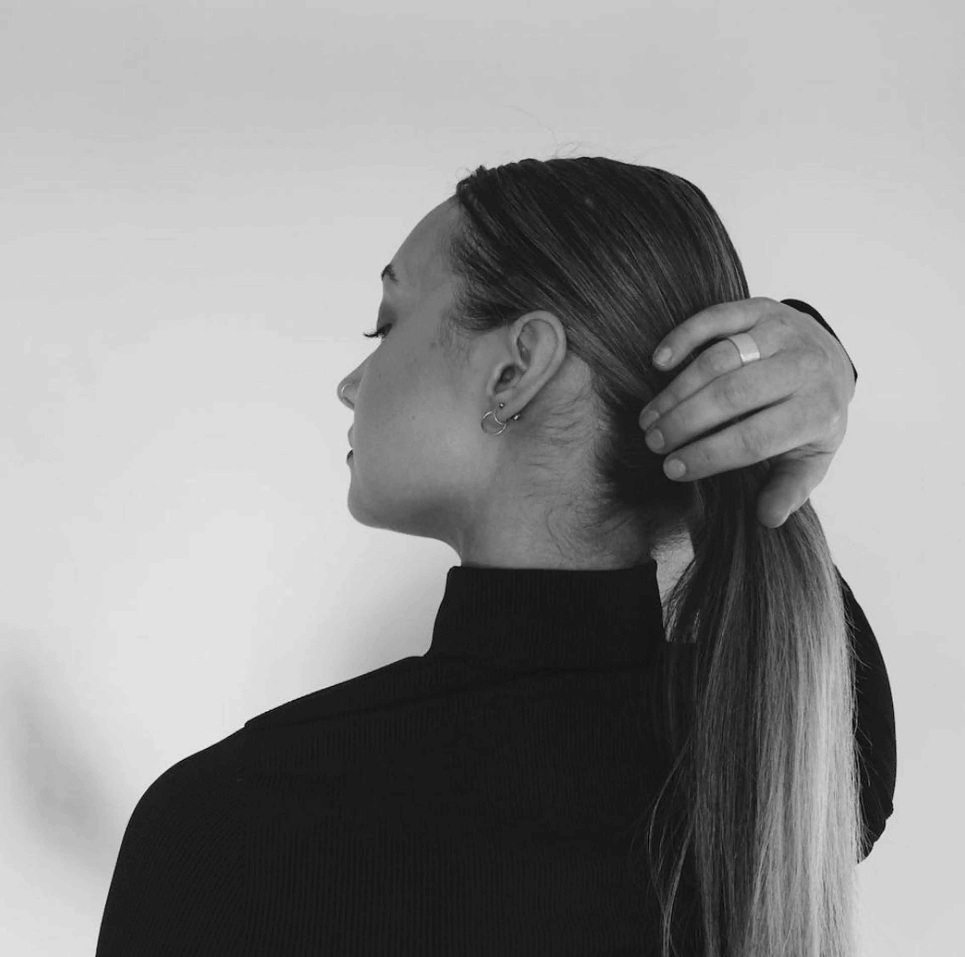 【 脱毛 】うなじブラジリアンワックス脱毛+最新光脱毛(保湿ケア付き)の写真