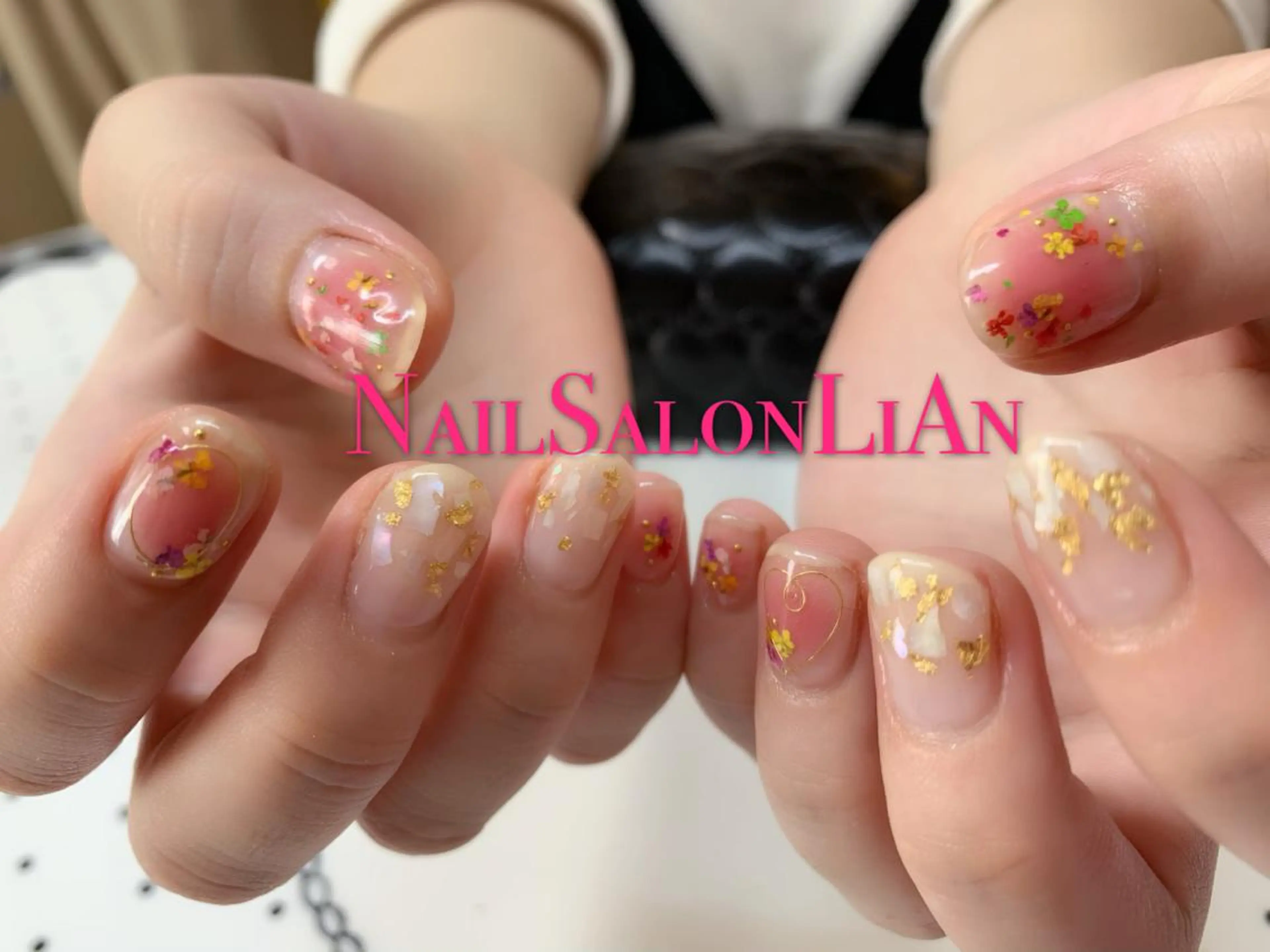 ネイル アートネイル 持ち込み シンプルネイル ストーンネイル NailSalon LiAnのネイルデザイン