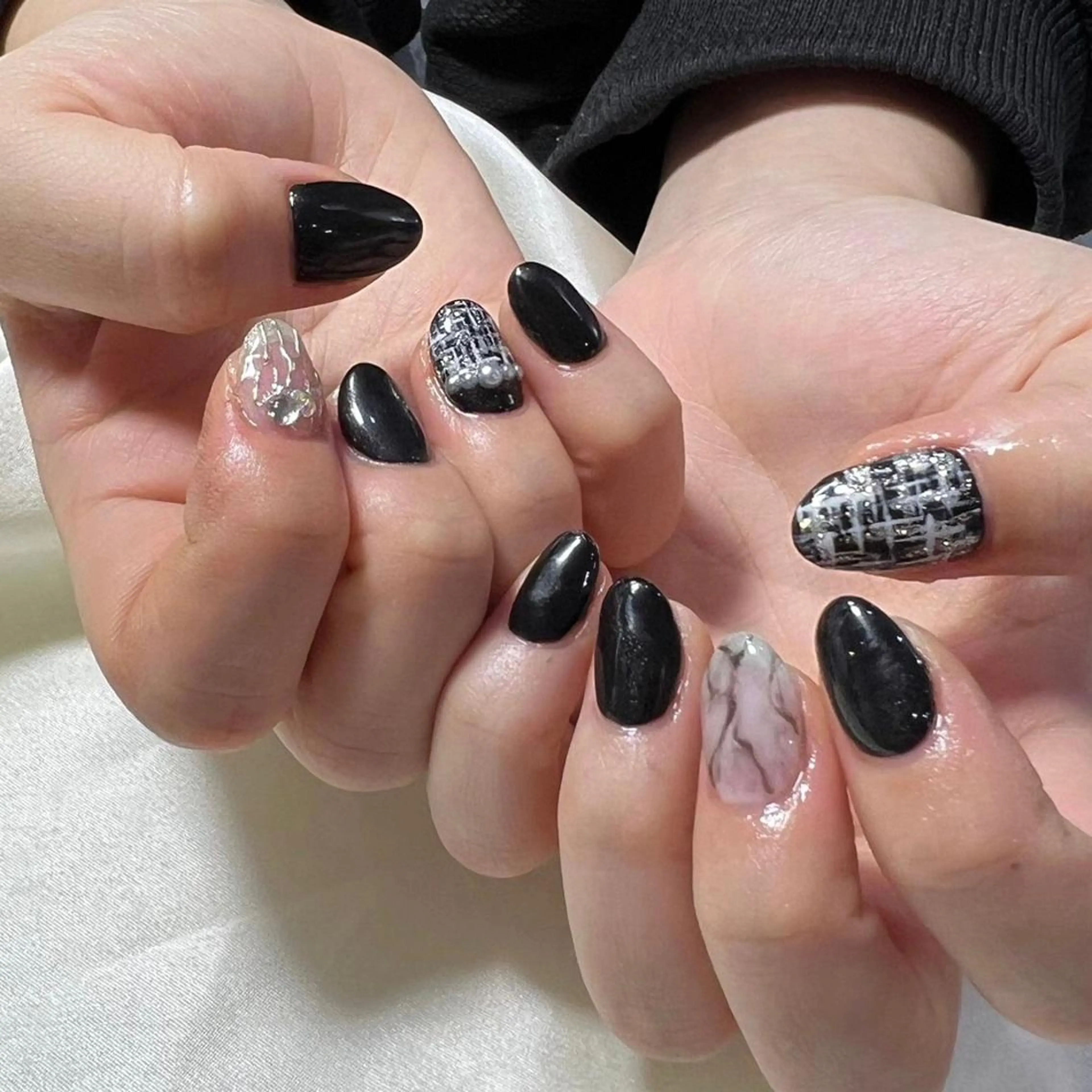 ネイル マツエク・マツパ アイブロウ 眉カラー 成人式 韓国風マツエク パリジェンヌラッシュリフト まつげパーマ ハンドネイル Nail&eye Belire 新宿のネイルデザイン