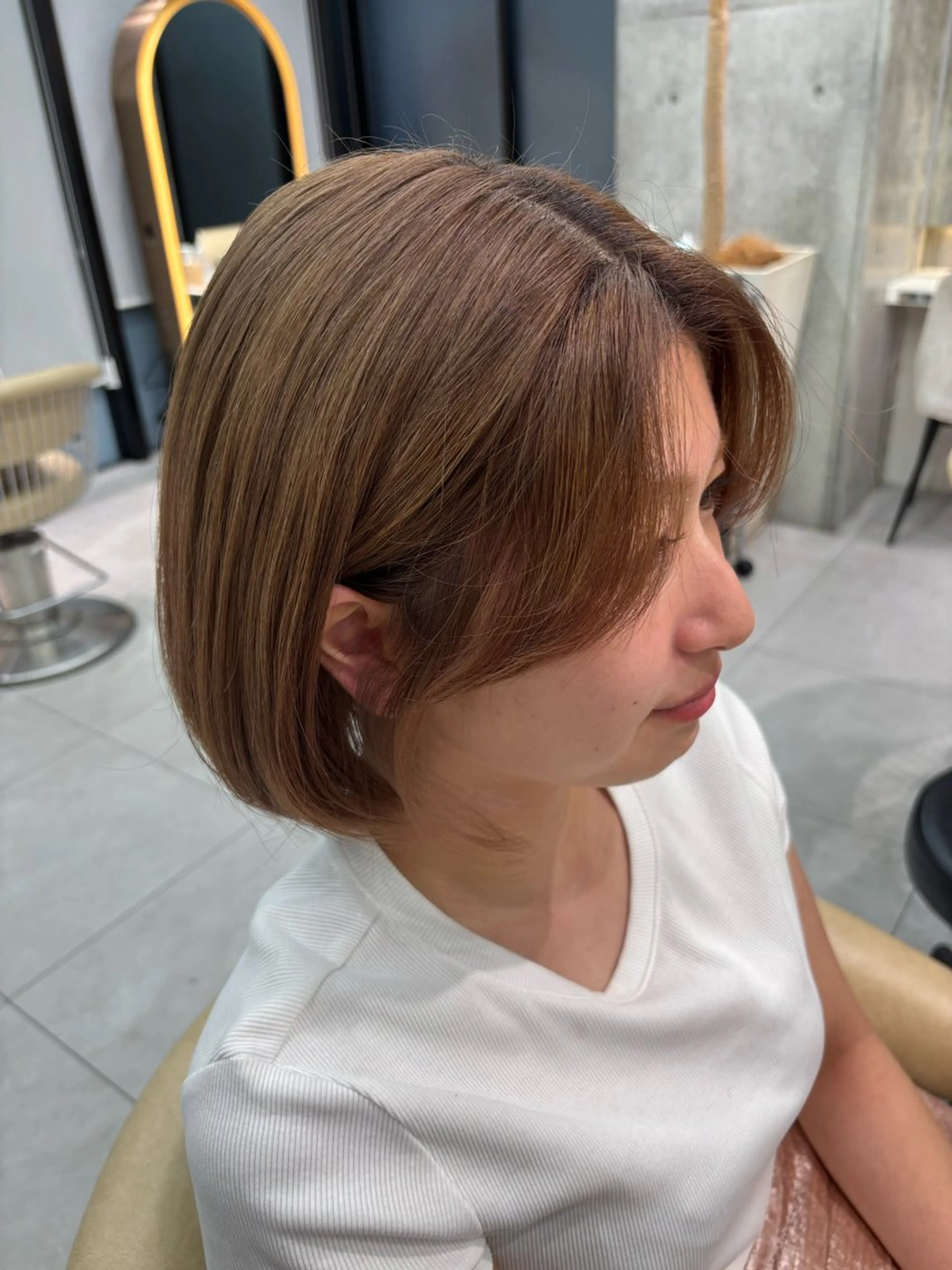 カラー Lond Melia所属・あいり／艶髪 、透明感カラー🩶のヘアスタイル