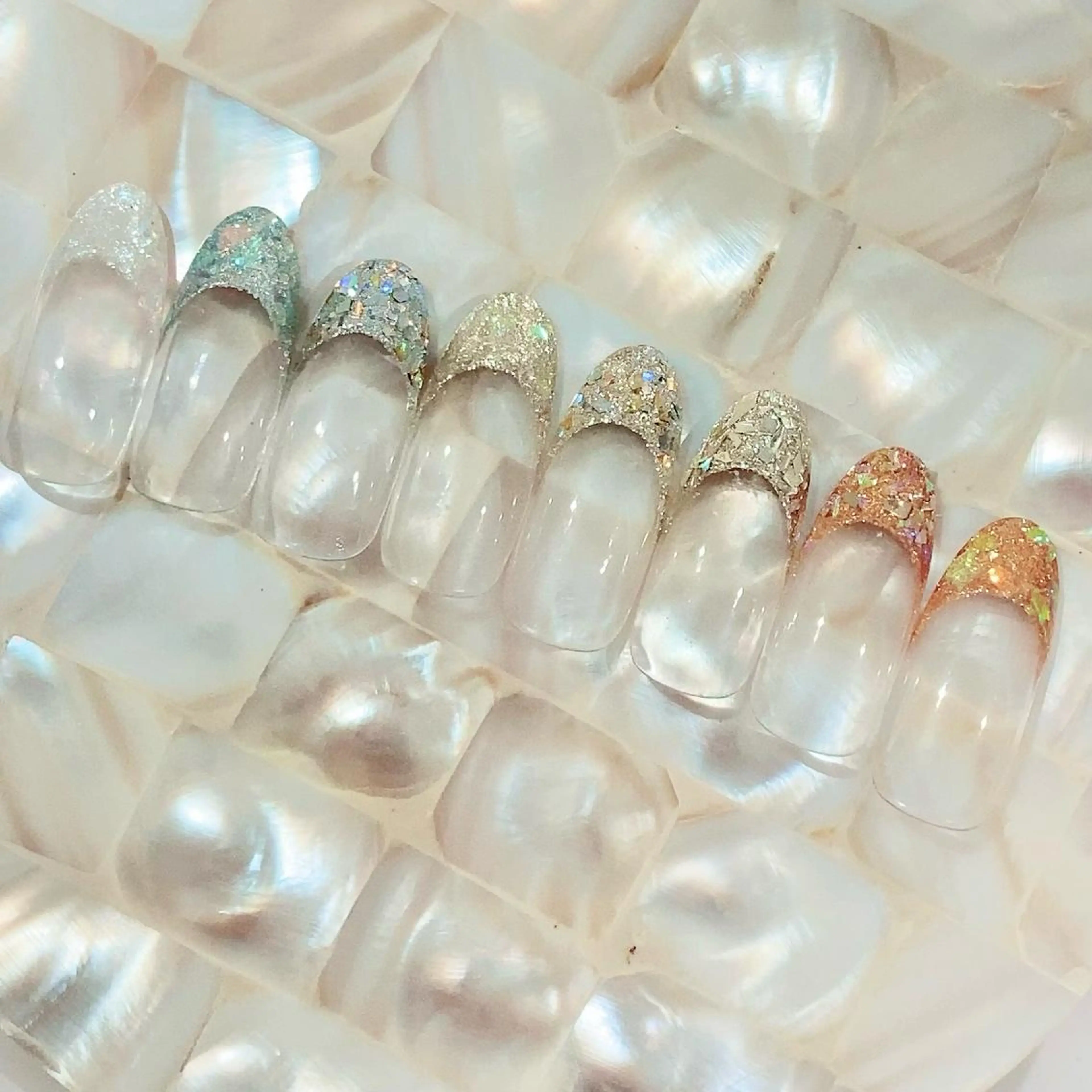 ネイル クリアネイル フレンチネイル ジェルネイル ガラスフレンチ ゴールド プライベートサロン Rのネイルデザイン