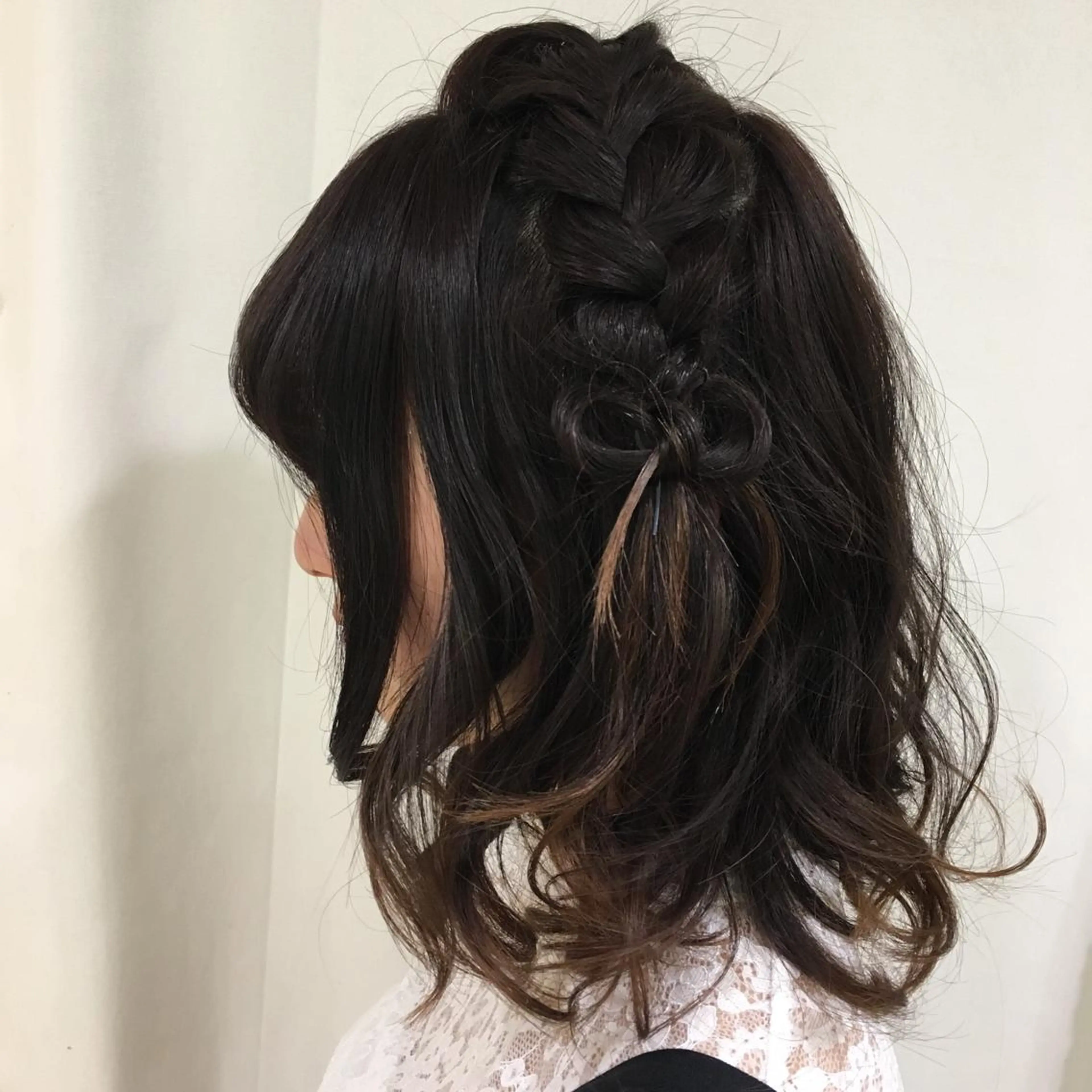 ミディアム カラー ヘアアレンジ マツエク・マツパ ヘアセット きむえり/髪質改善 /うねり広がり改善のヘアスタイル