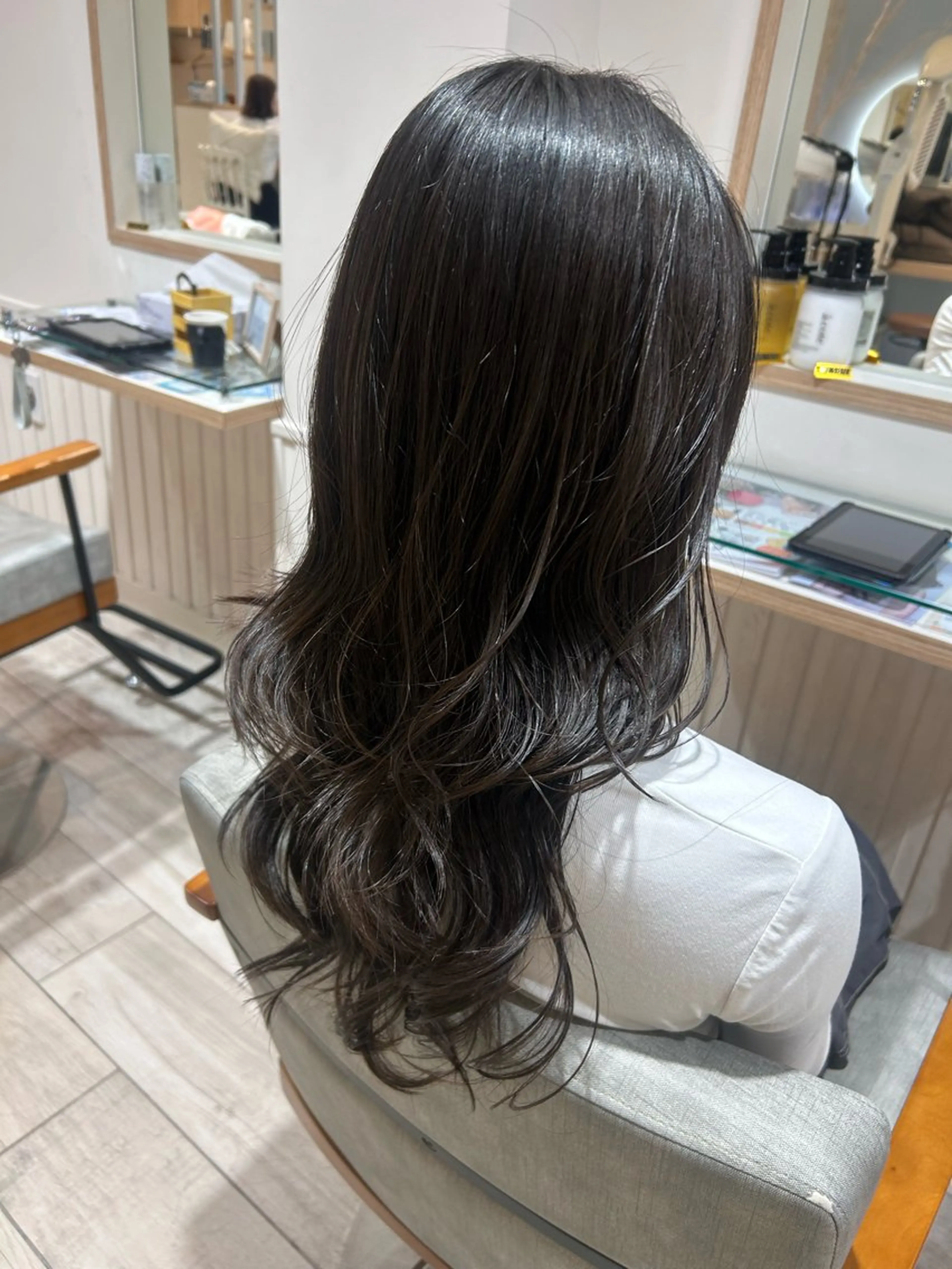 ロング レイヤーカット カット 大川 夏実のヘアスタイル